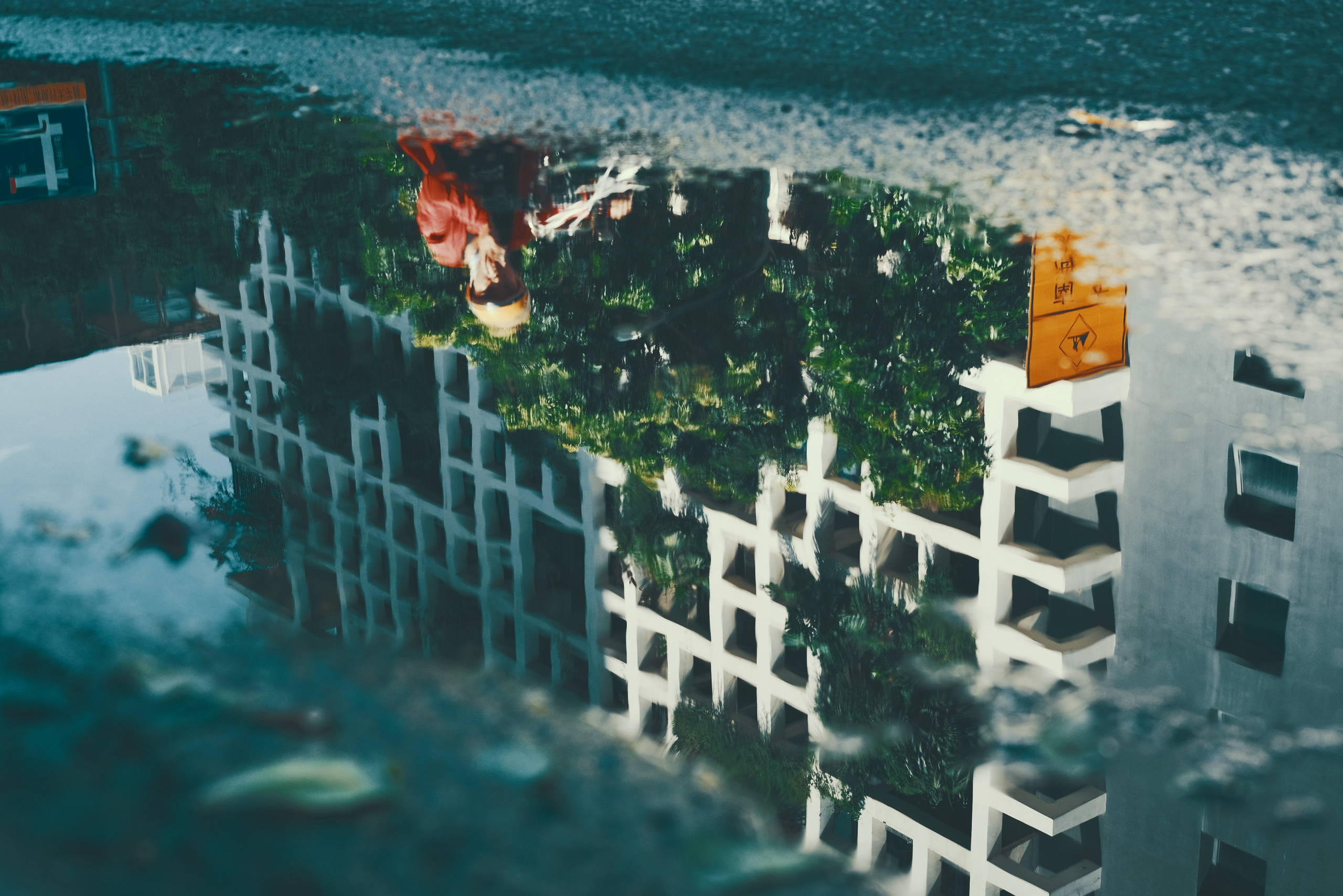 Reflection | Street Photography | Shenzhen | China | 反思 | 街头摄影| 深圳 | 中国