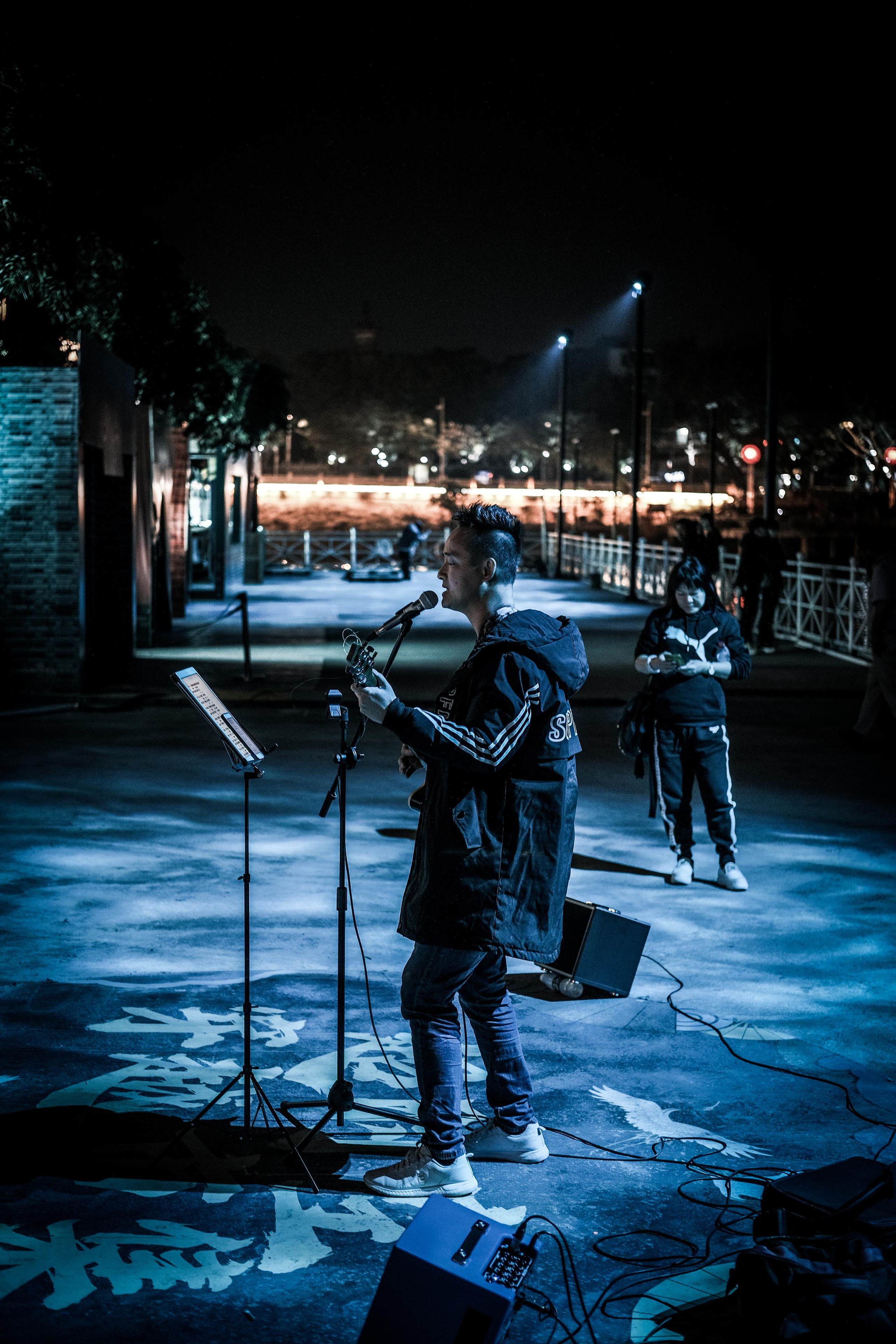 Street performance | Street Music | Street singer | Huizhou West Lake | China | 街头表演 | 街头音乐 | 街头歌手 | 惠州西湖| 中国