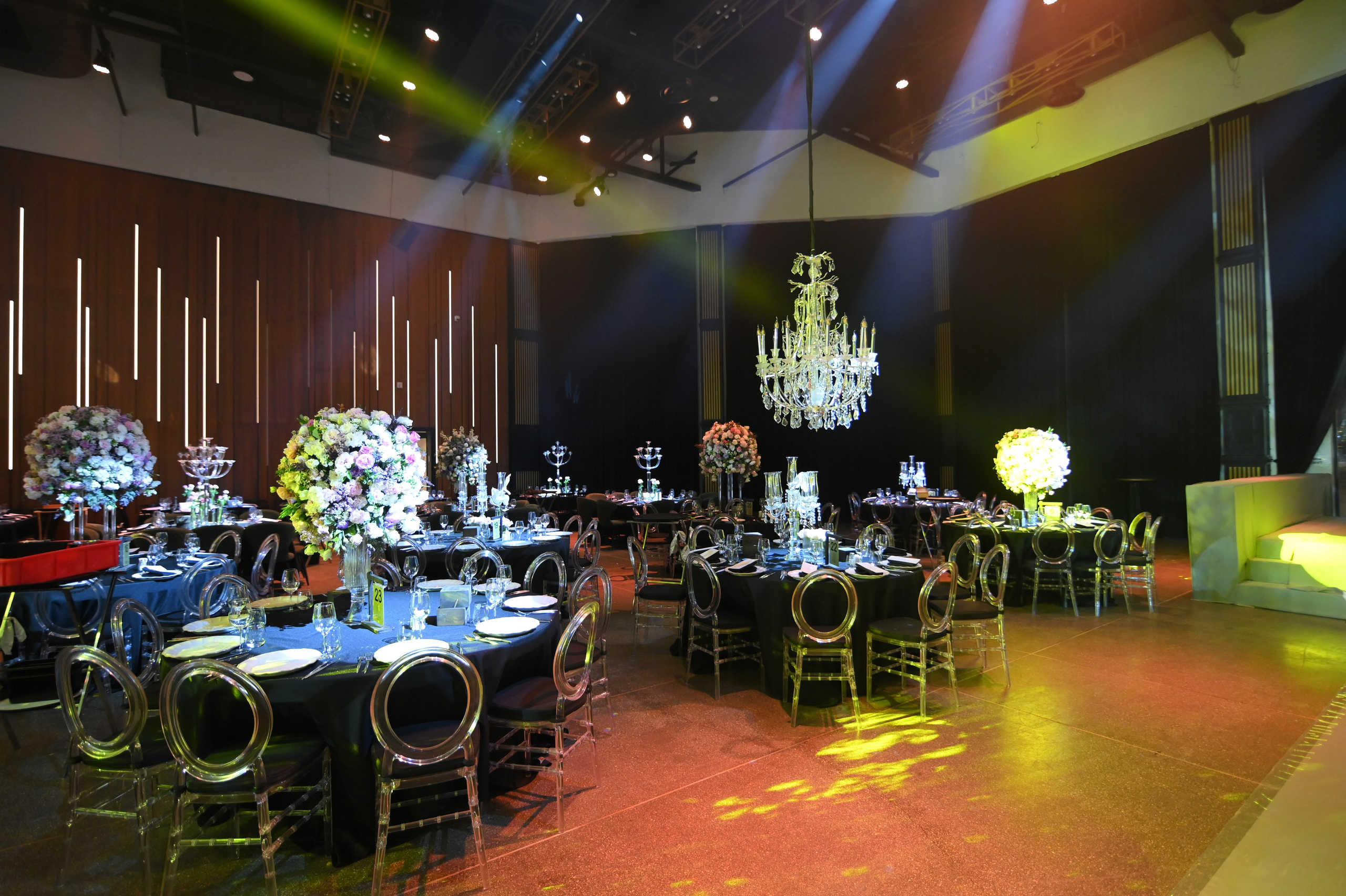 Aviel & Mishel. Wedding and events photographers Studio Shalom