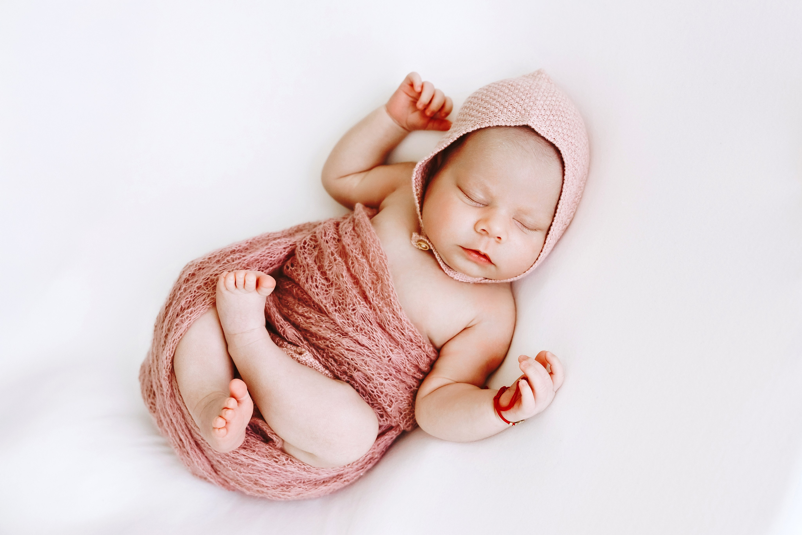 Фотосесия за новородени в студио. Фотограф Ирина Йотова