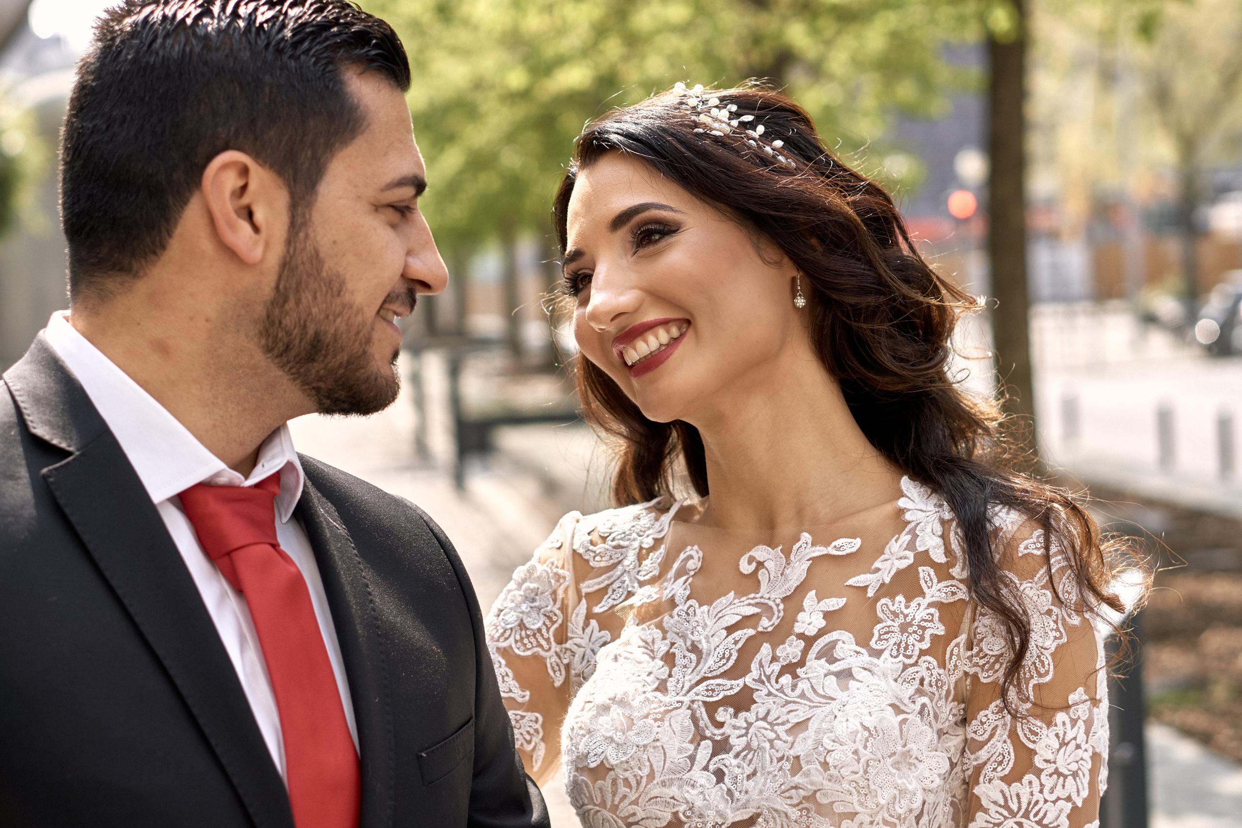 Ein wunderschönes Ehepaar in Frankfurt. Hochzeitsfotograf für Moers, Niederrhein, Düsseldorf, NRW und Deutschland