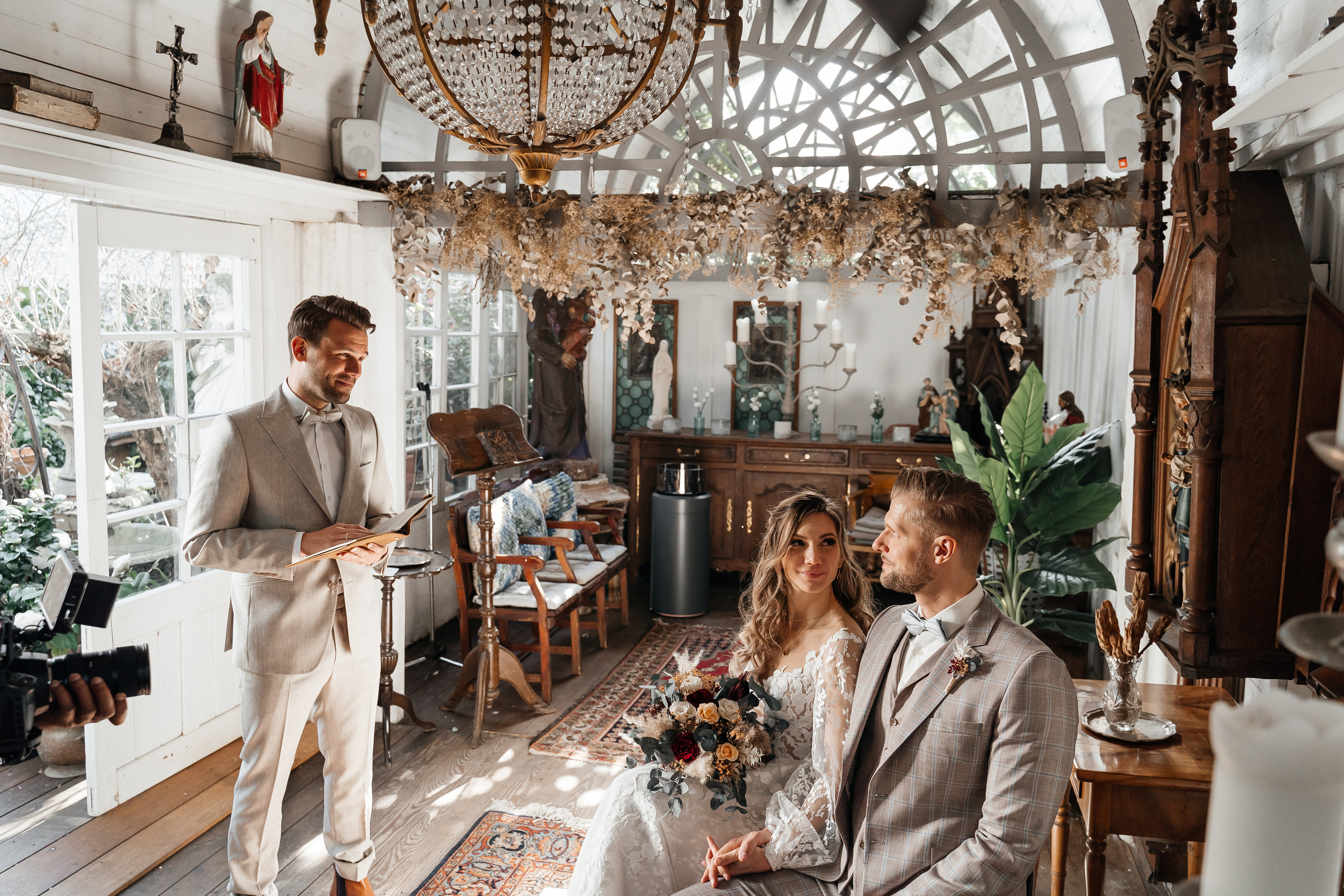 S & M im Ladü D´dorf. Wedding Photographer Germany