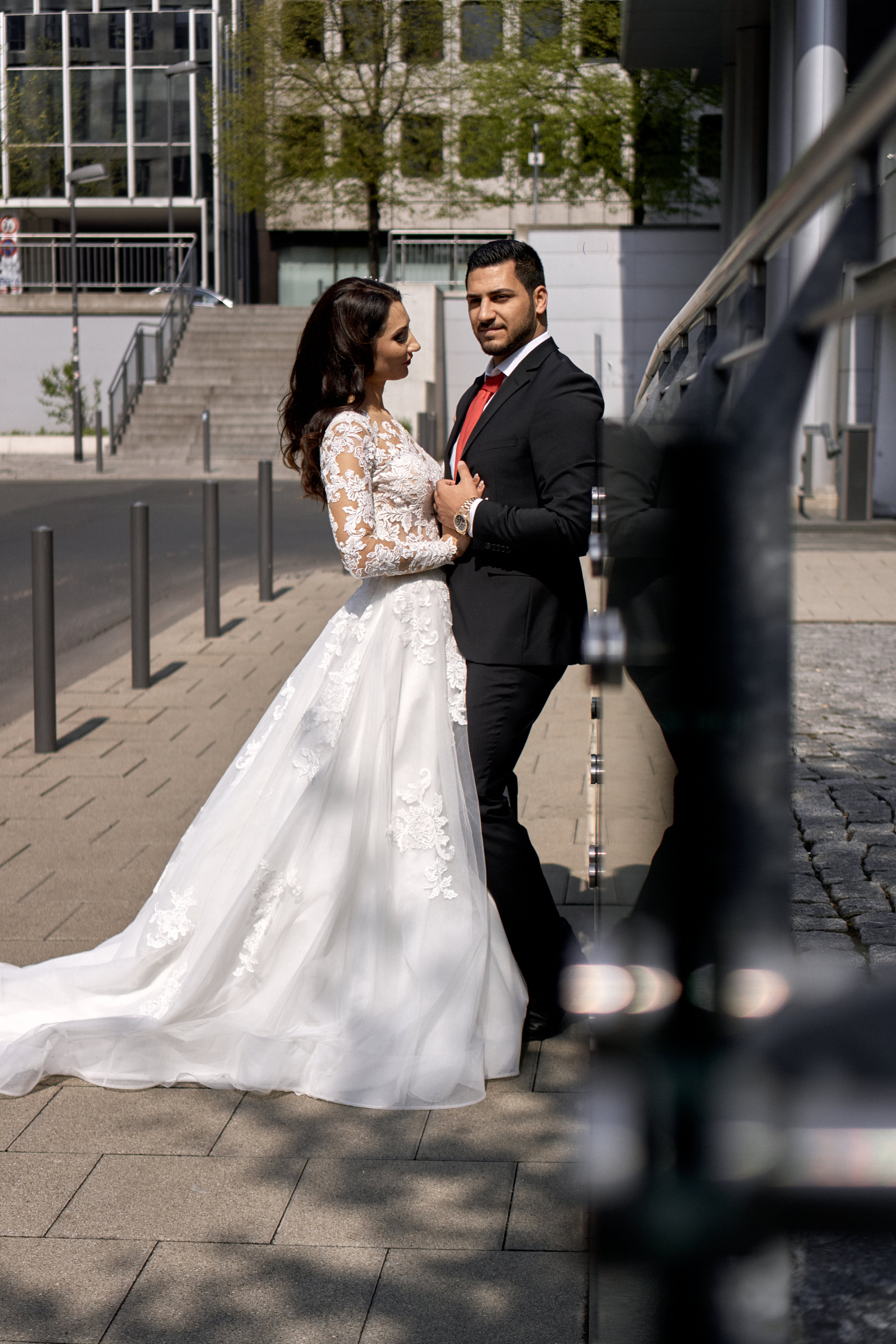 Ein wunderschönes Ehepaar in Frankfurt. Hochzeitsfotograf für Moers, Niederrhein, Düsseldorf, NRW und Deutschland