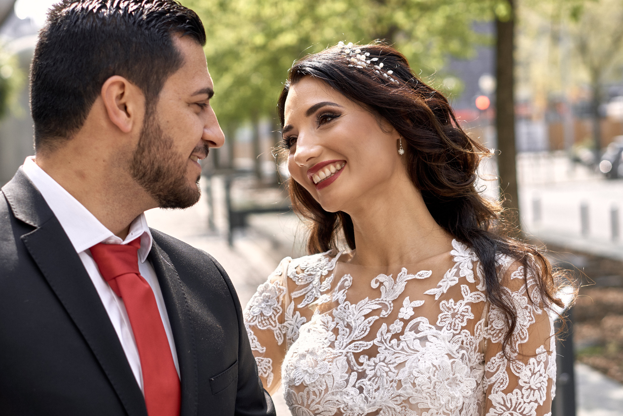 Ein wunderschönes Ehepaar in Frankfurt. Hochzeitsfotograf für Moers, Niederrhein, Düsseldorf, NRW und Deutschland