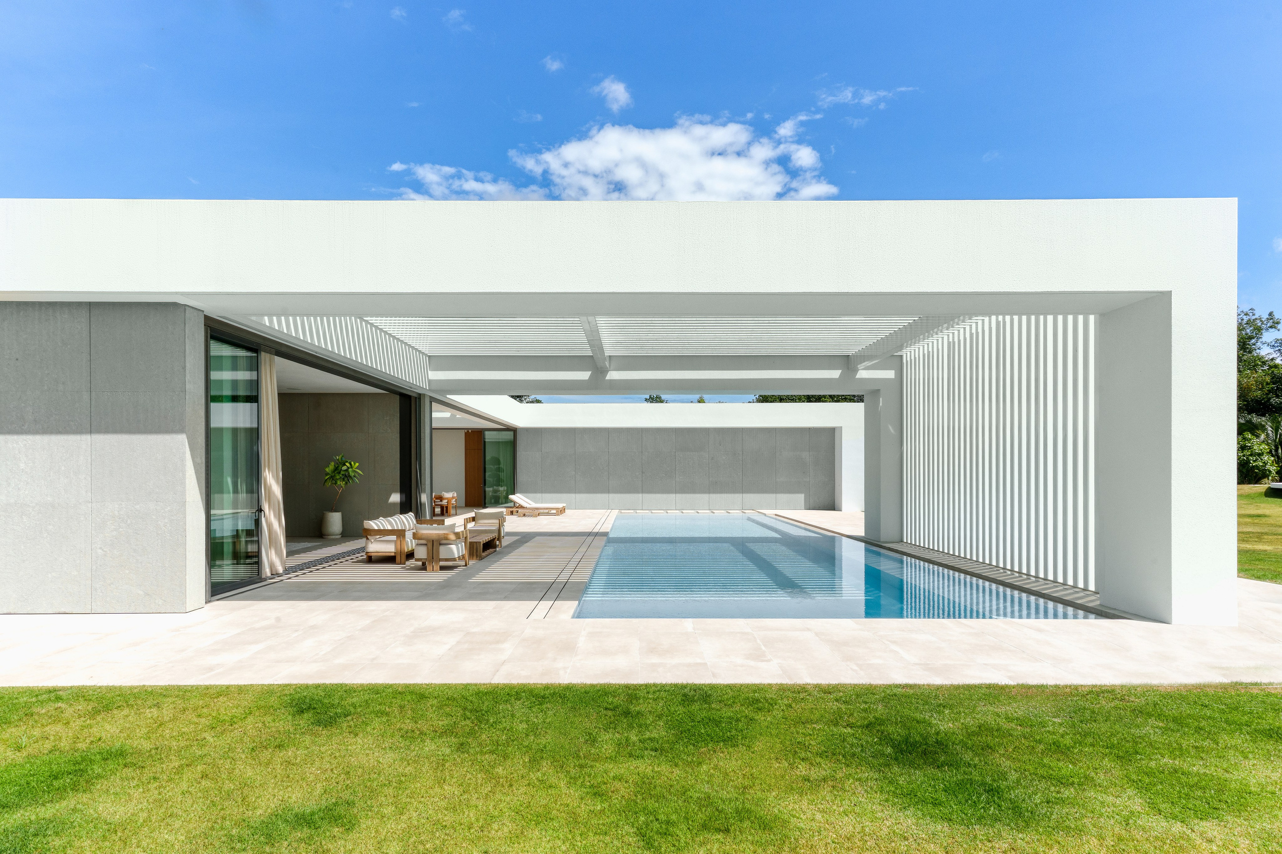 Villa IW Plus Out Design Studio. Интерьерный фотограф на Пхукете | Perelude Interior