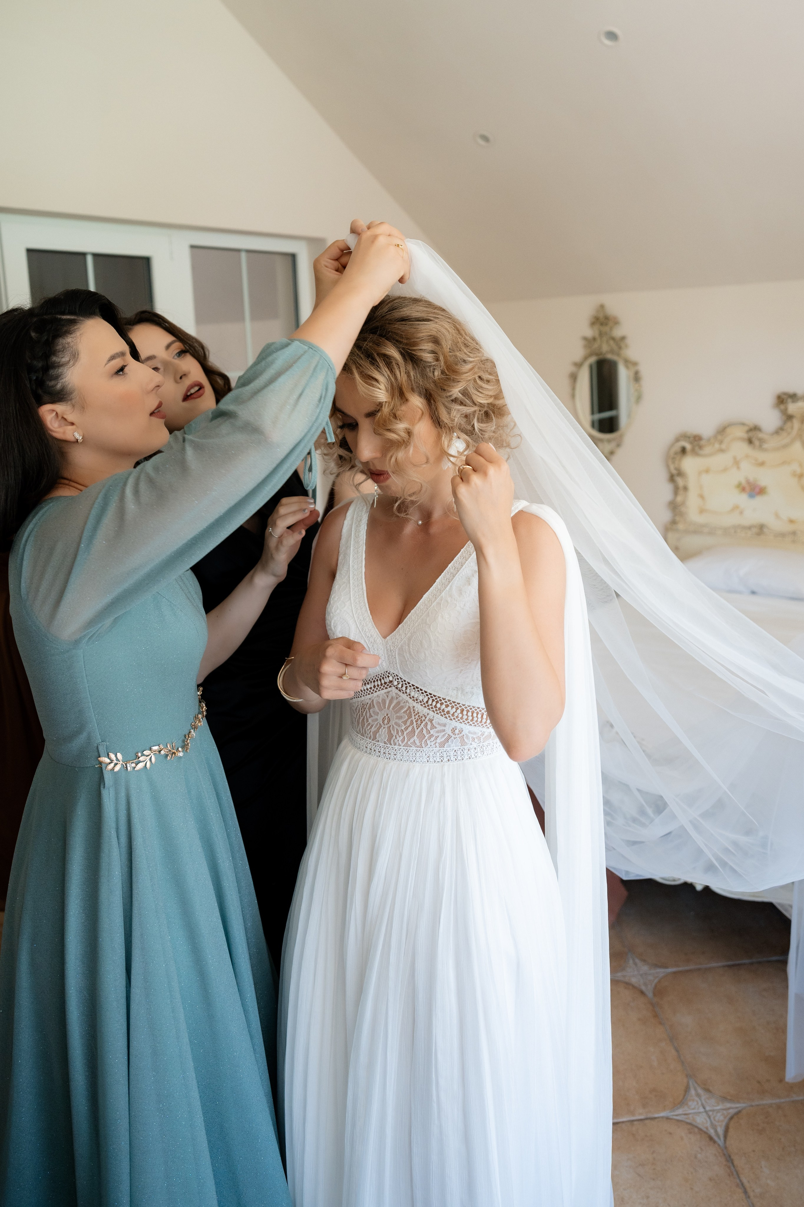 Octavia & Theo. Destination Wedding Photographer Alex Pasarelu