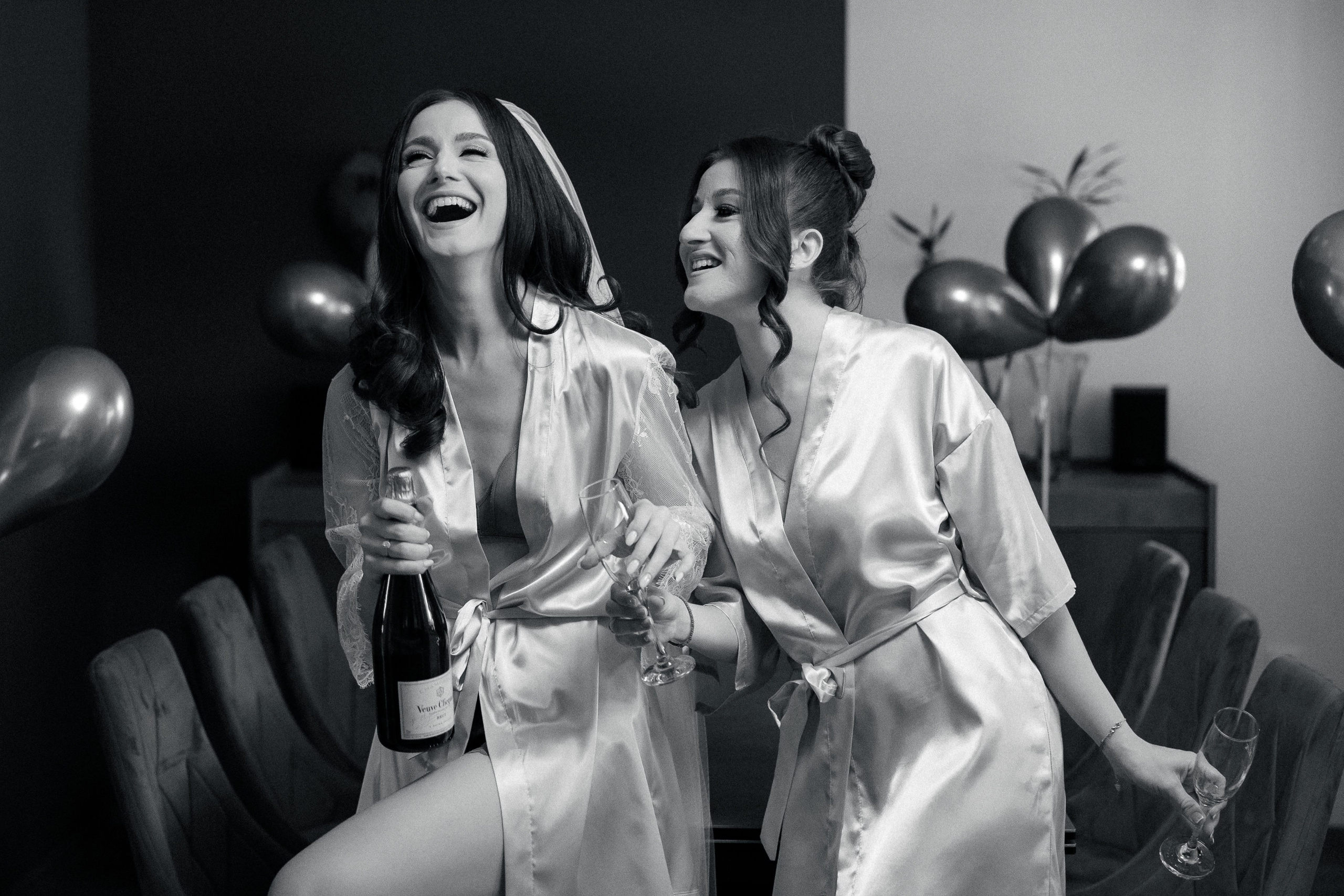 Elly & Andrew. Destination Wedding Photographer Alex Pasarelu