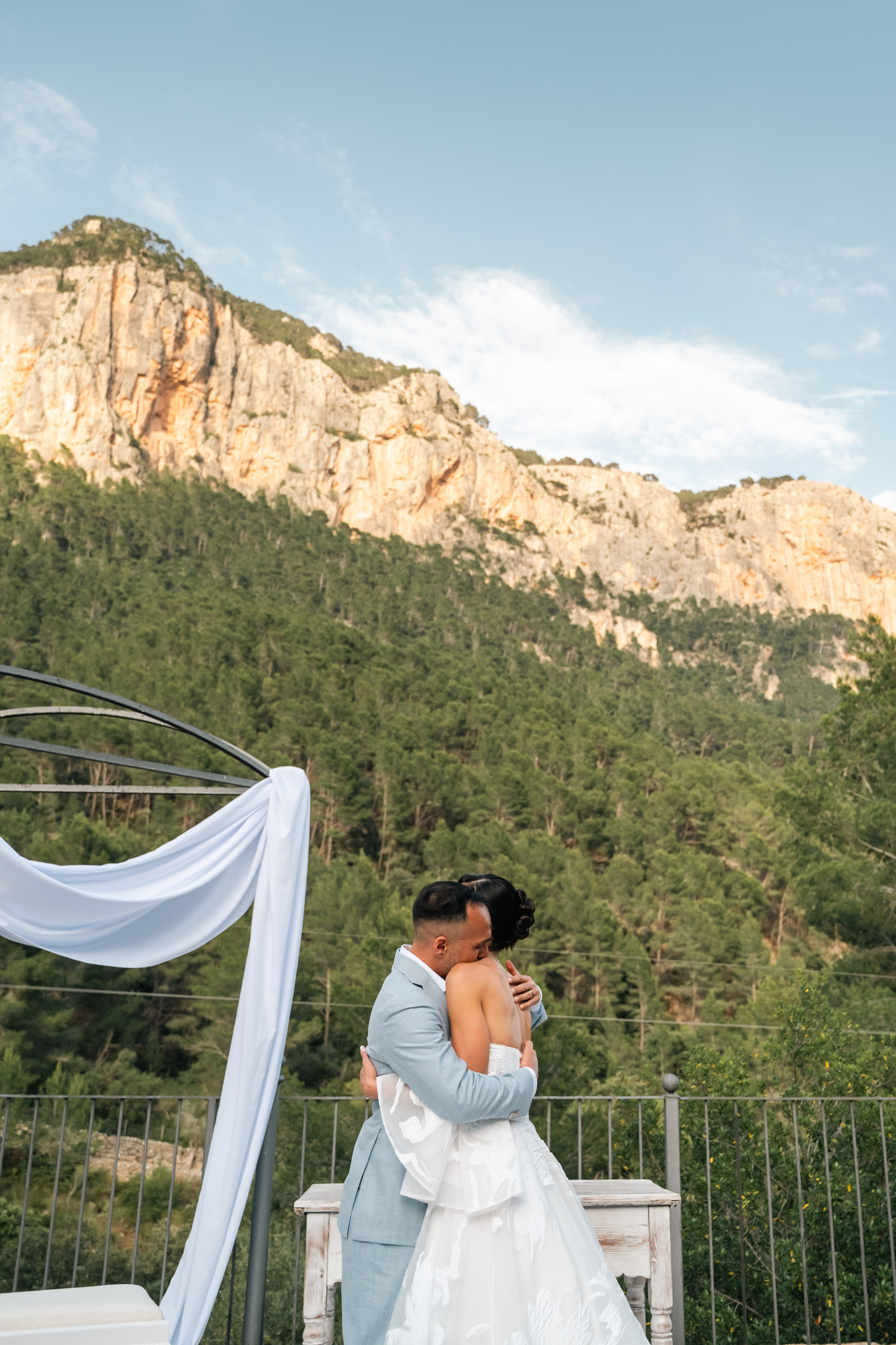 Sujeriry&Arya. Mallorca Weddings & Family – Natural & Emotional Photography