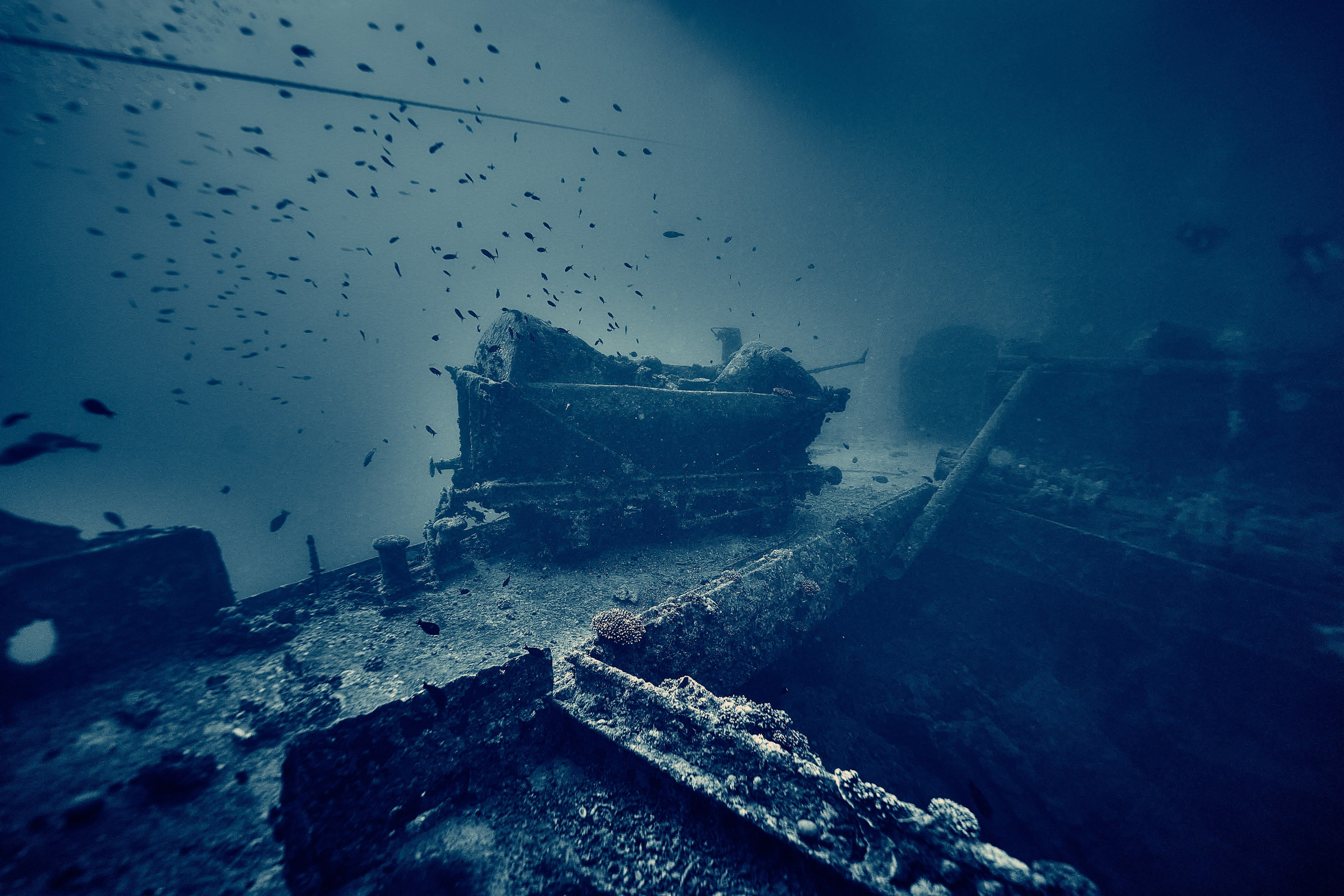 Underwater photographer Andriej Szypilow - photos of the mysterious SS Thistlegorm - sunken ship in the red sea