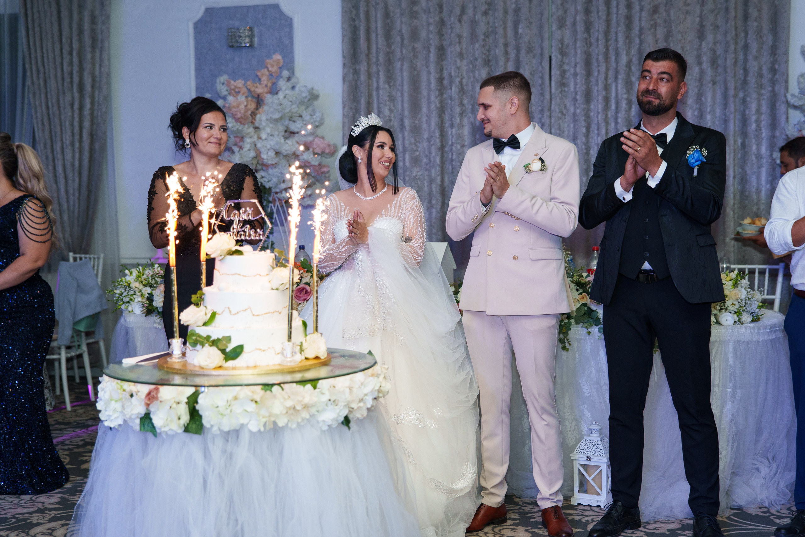 Bella & Adi. Foto Studio — Fotograf de evenimente, nunti, botezuri, portrete