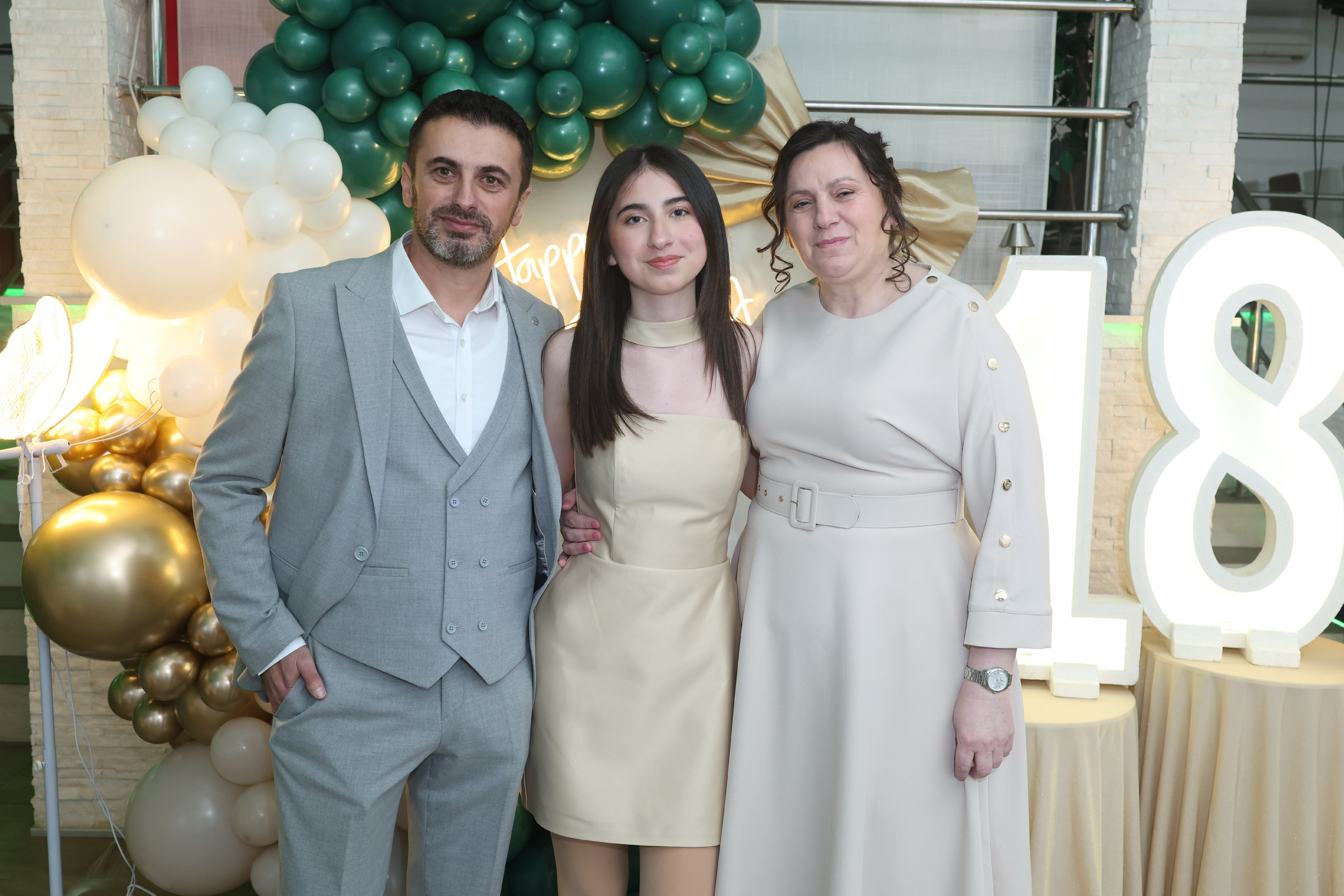 Sarin 18ti rođendan. Foto Simic Jagodina