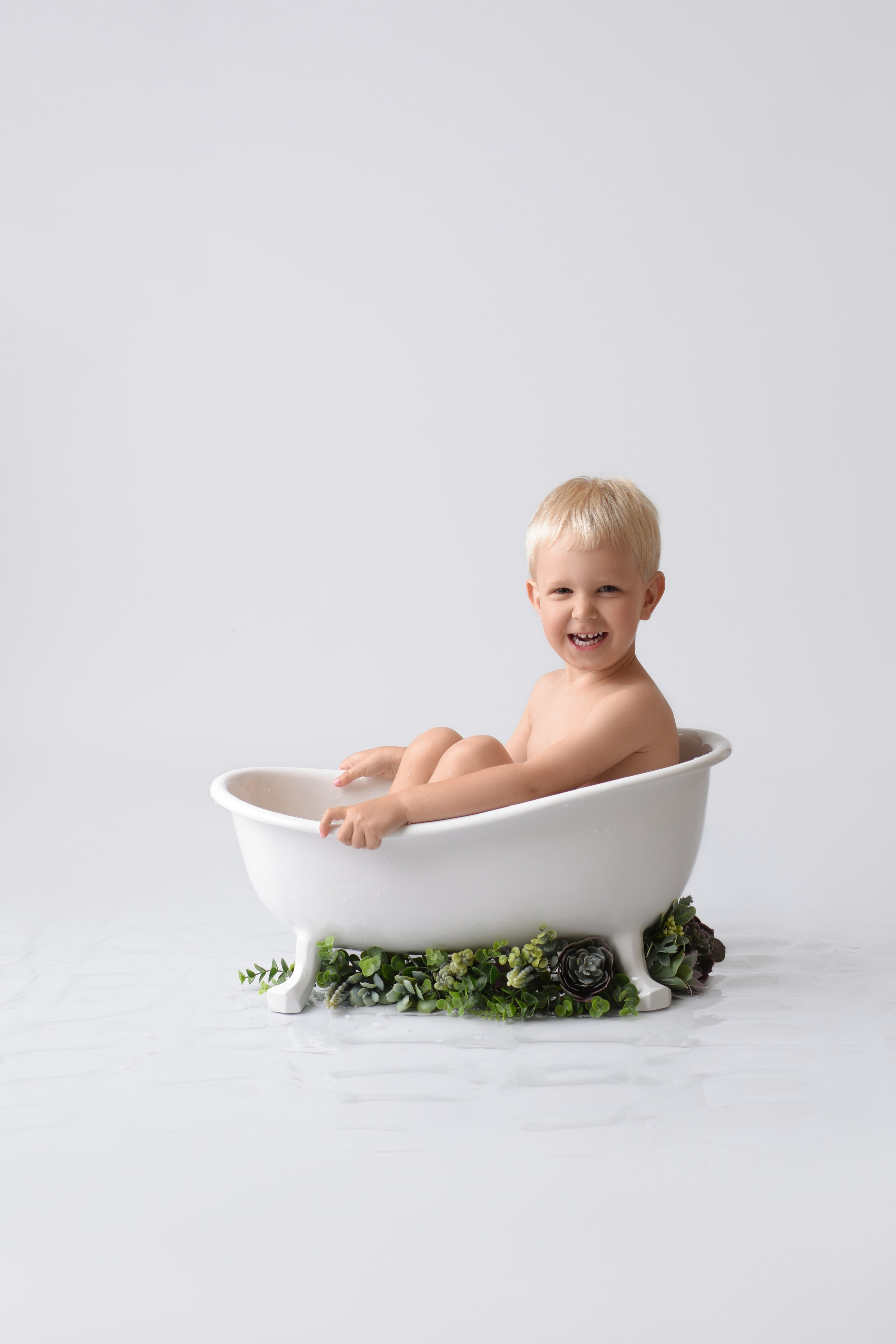 Cake Smash Fotoshooting zum ersten, zweiten Geburtstag. Neugeborene, Baby Fotografin in Düren (NRW) - Vitalina Unruh