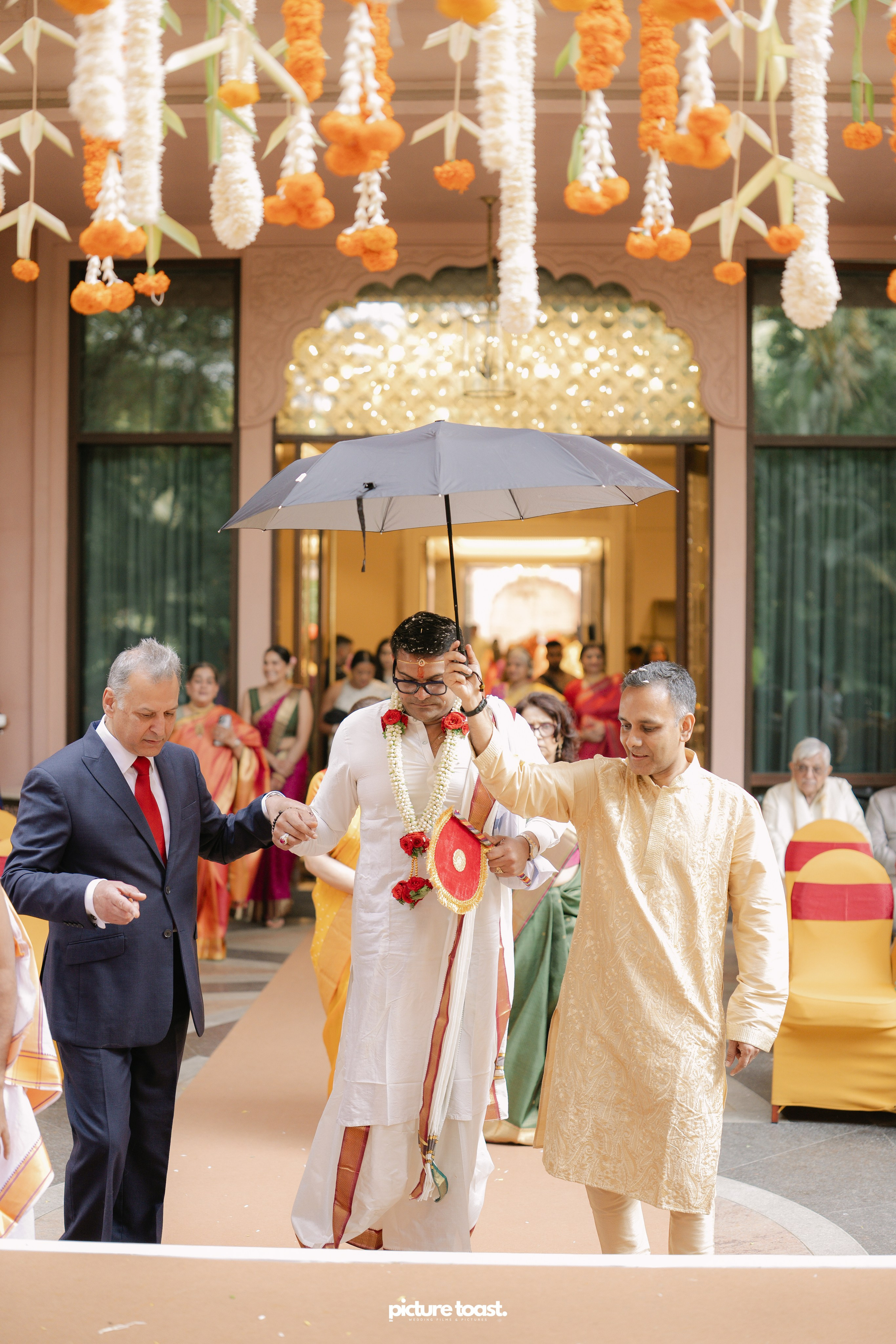 South Indian Wedding Ft. Aashna & Rajiv. Fine art Wedding Photographers in India & Canada