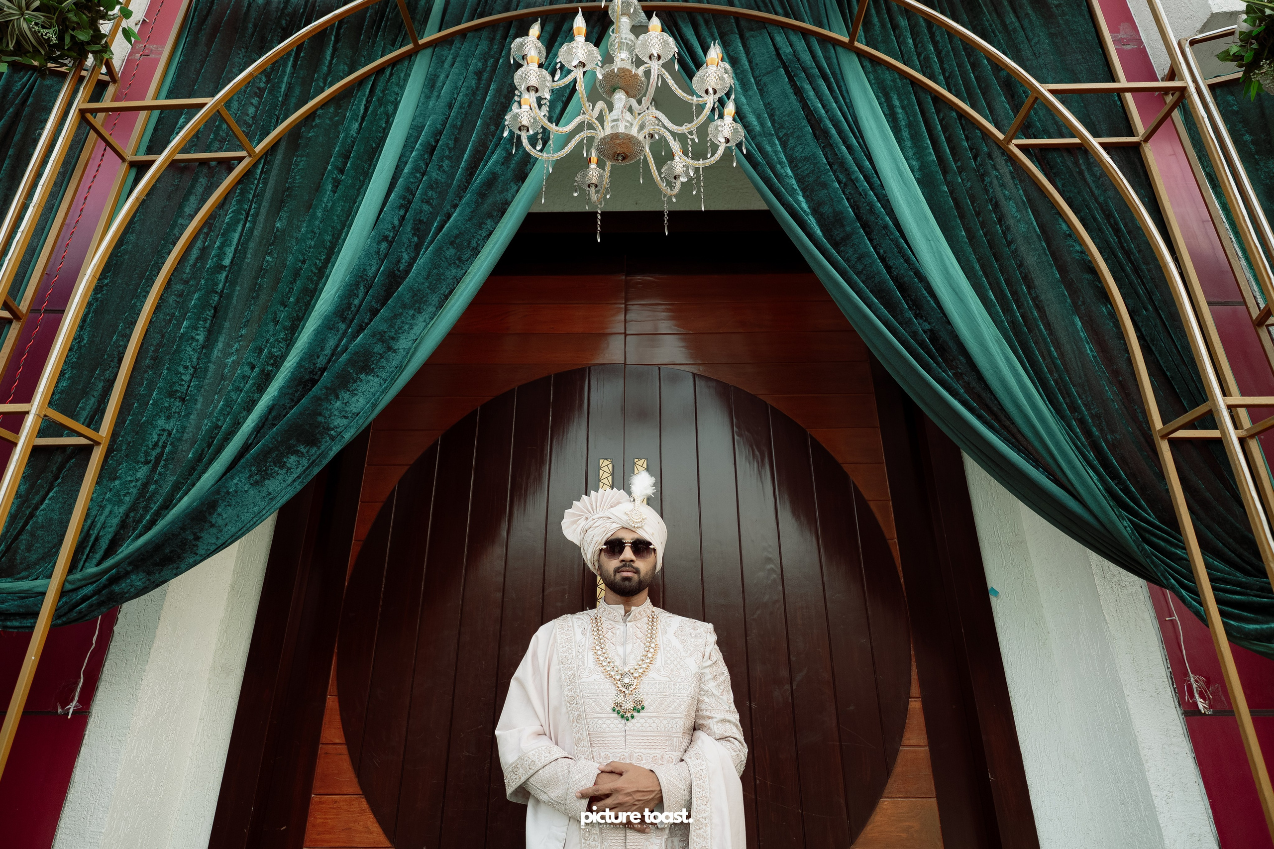 Gujarathi Wedding! Ft. Sahil & Thanima. Fine art Wedding Photographers in India & Canada