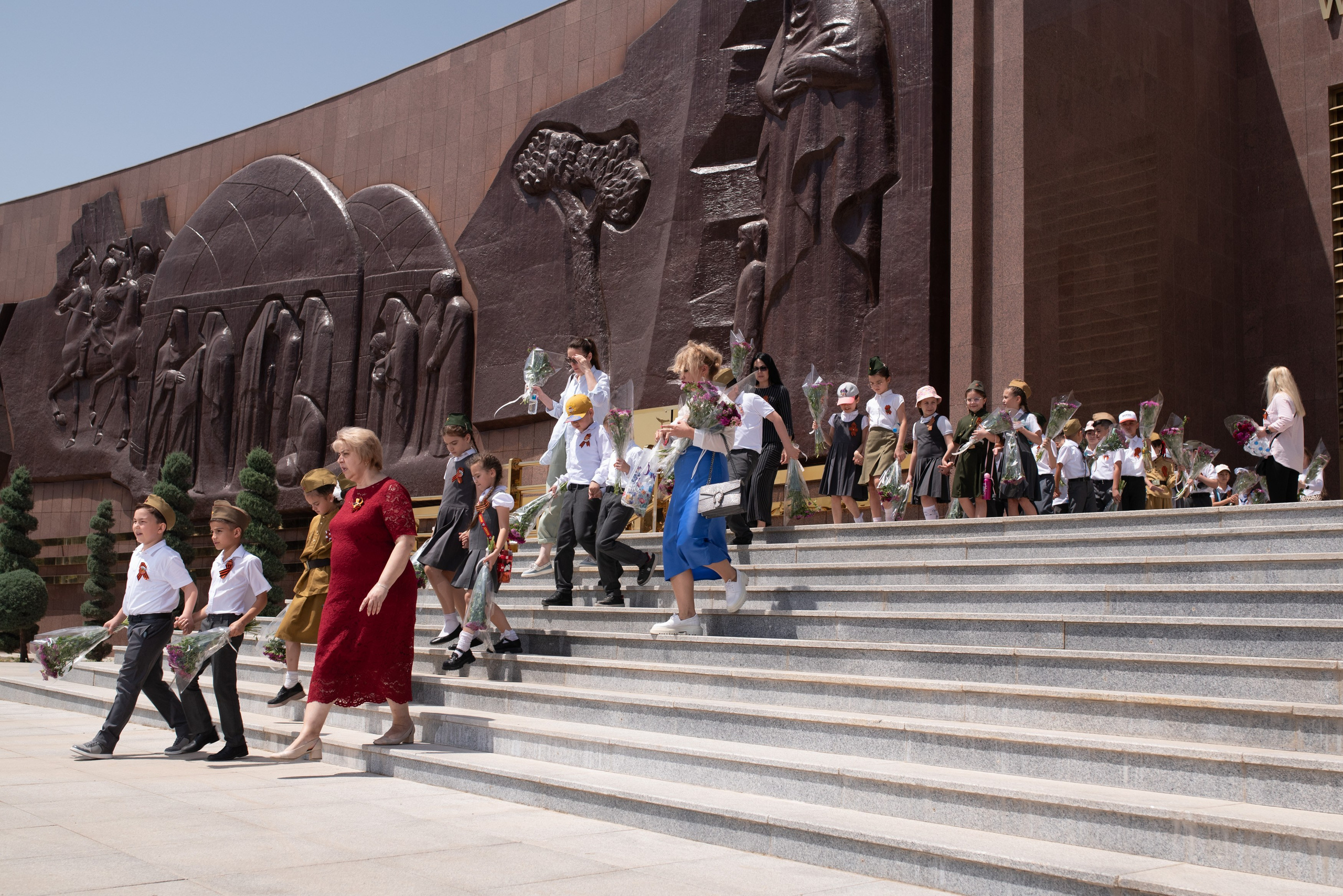 Вечный огонь 2"А» класс. Ваш фотограф в Ашхабаде Гамлет Осипов