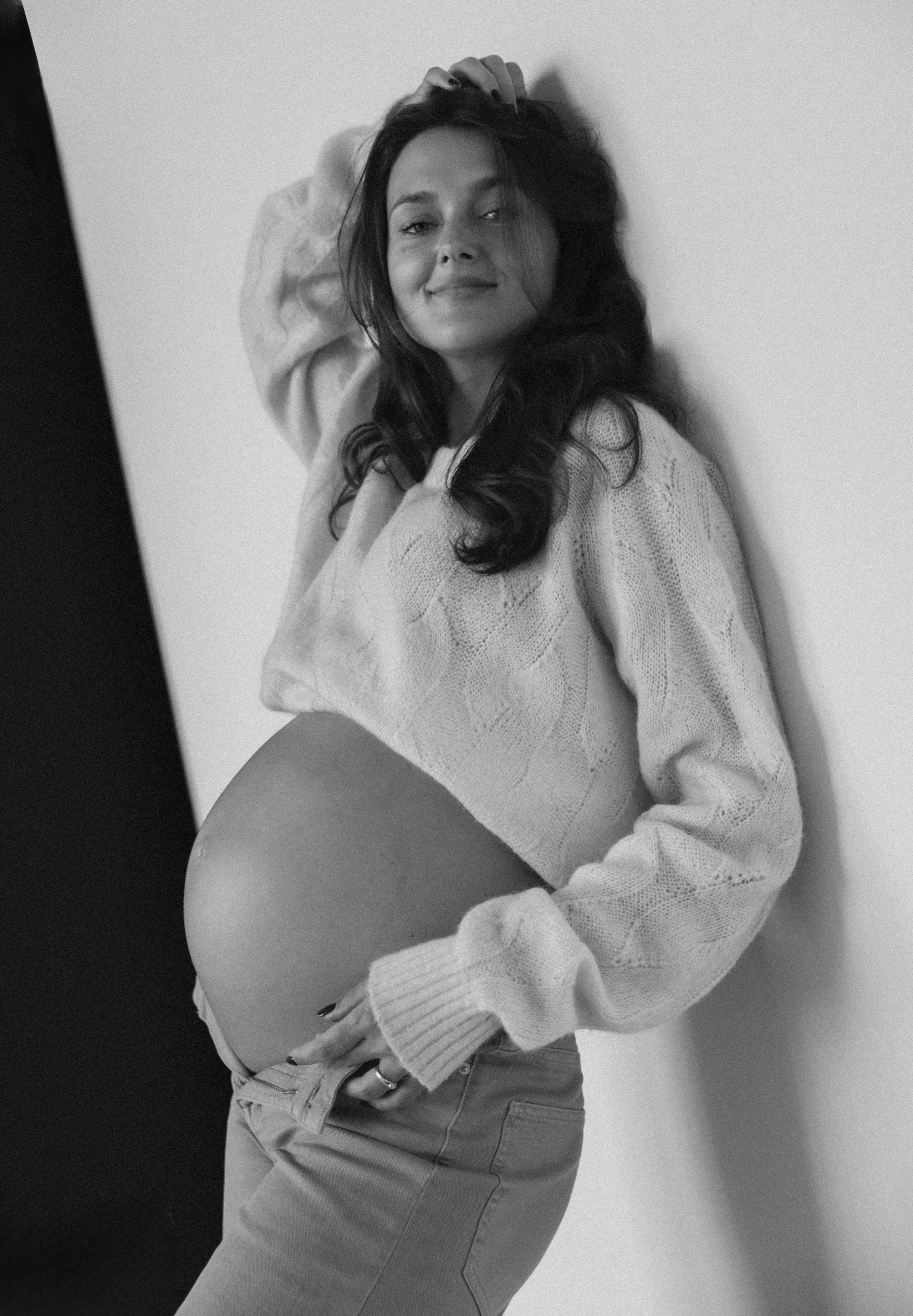 Ieva ir Žilvinas | Moderni laukimo fotosesija studijoje. Vestuvių ir šeimų fotografė Lena Bondarenko / belove photo