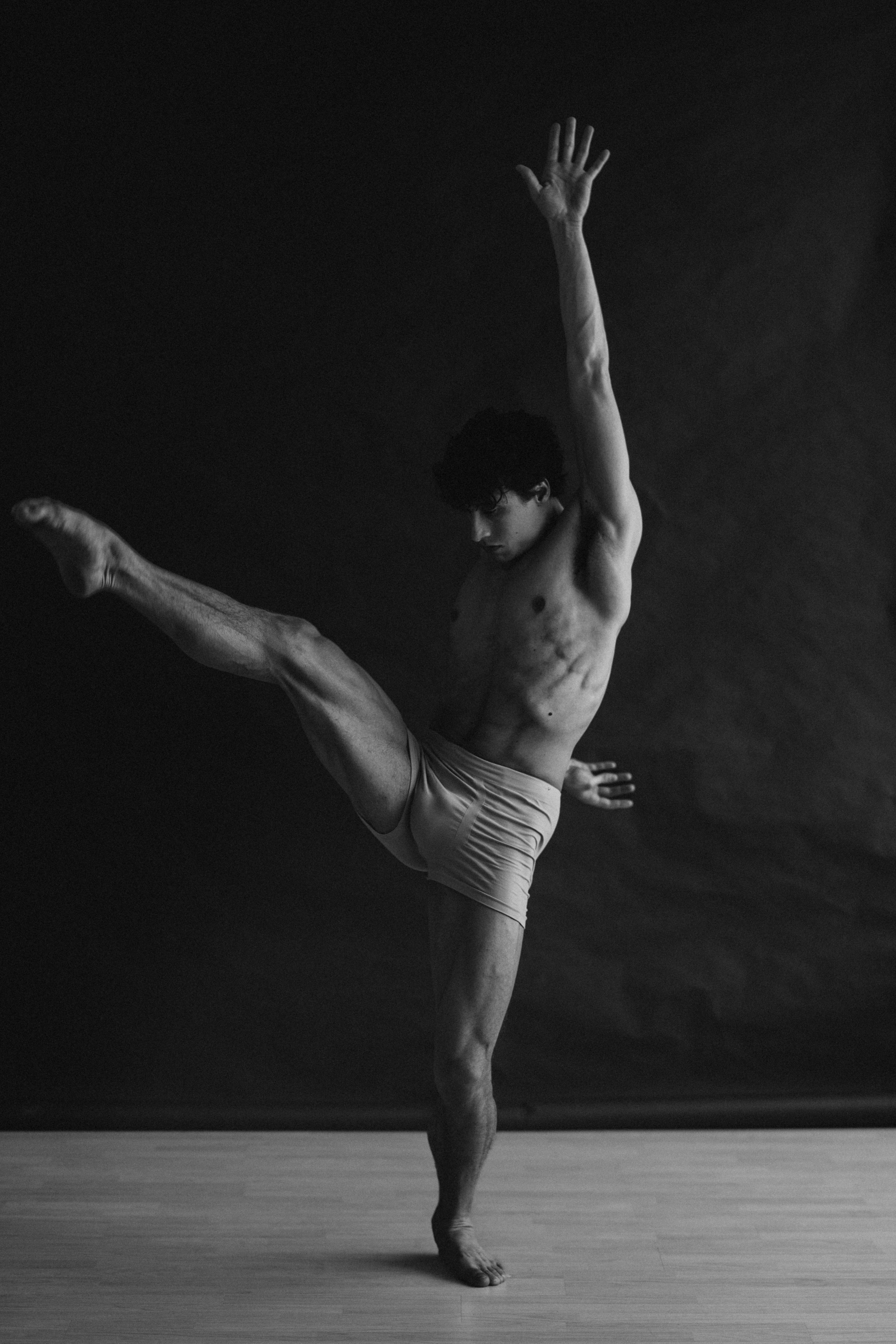 DANCERS. Victoria Olonen – Cinematic Portrait Artist | Helsinki & Europe