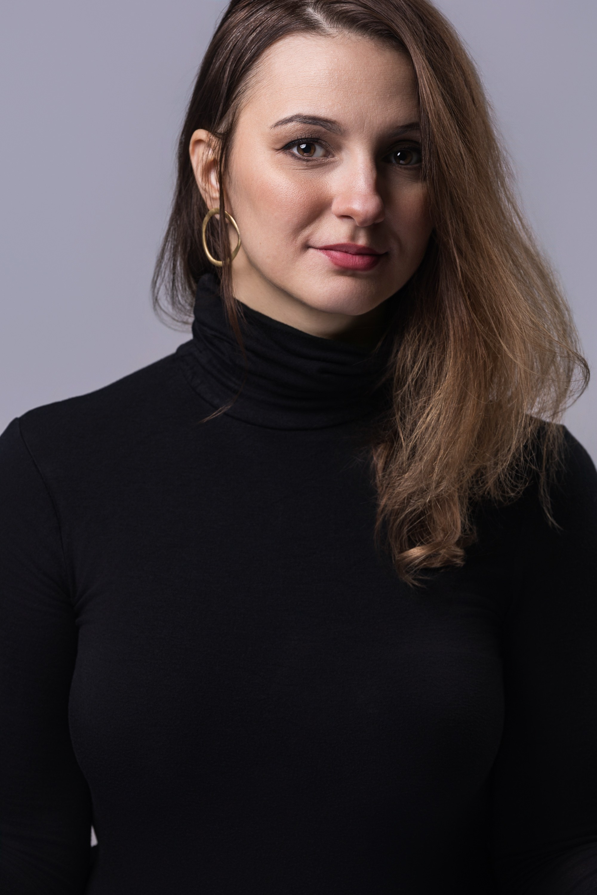 portrait photography Sarajevo home environment soft light relaxed mood