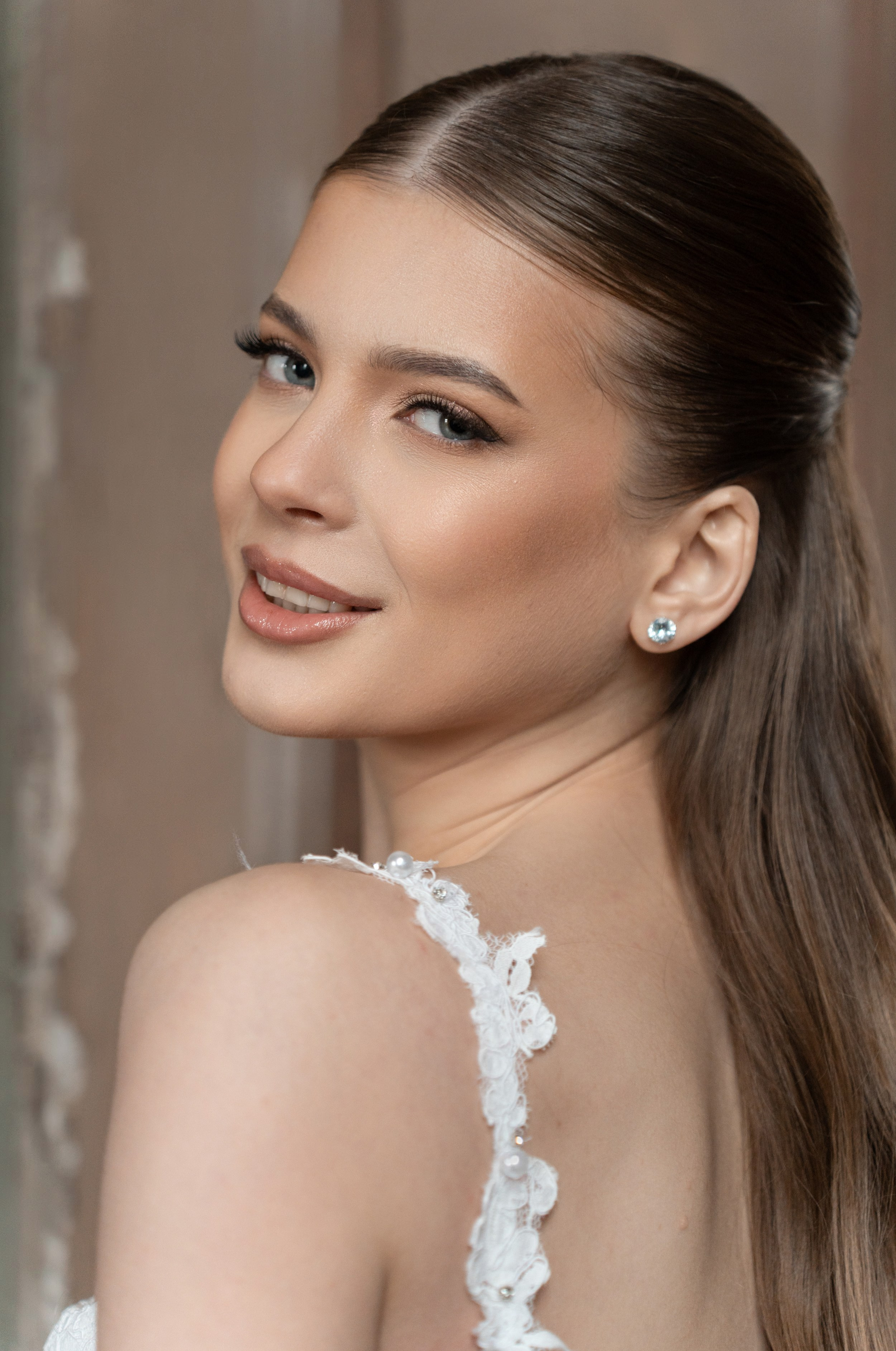 Bridal makeup artist working on a wedding in Italy photoshoot