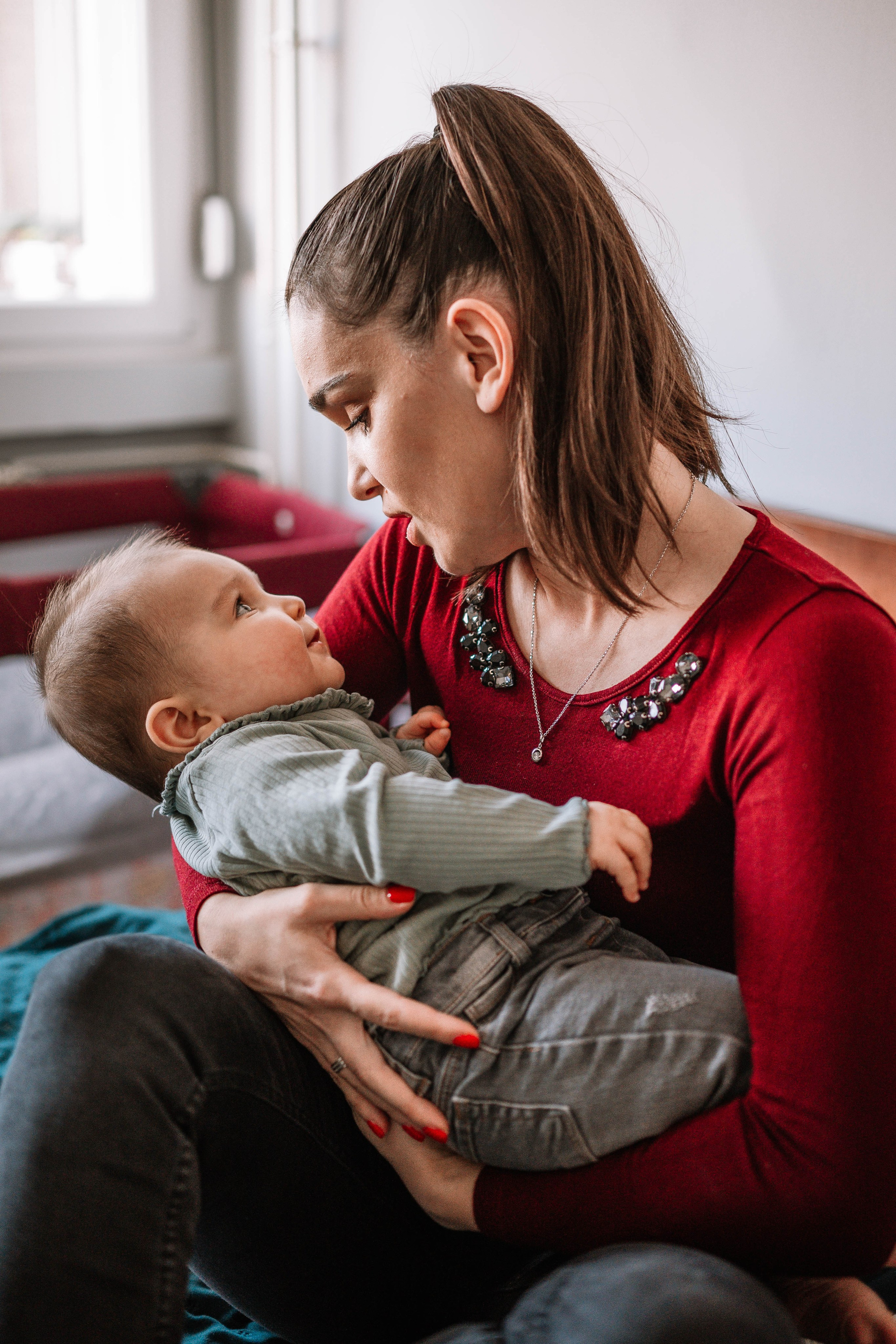 Lana - fotografisanje bebe kod kuće. Dečiji i porodični fotograf