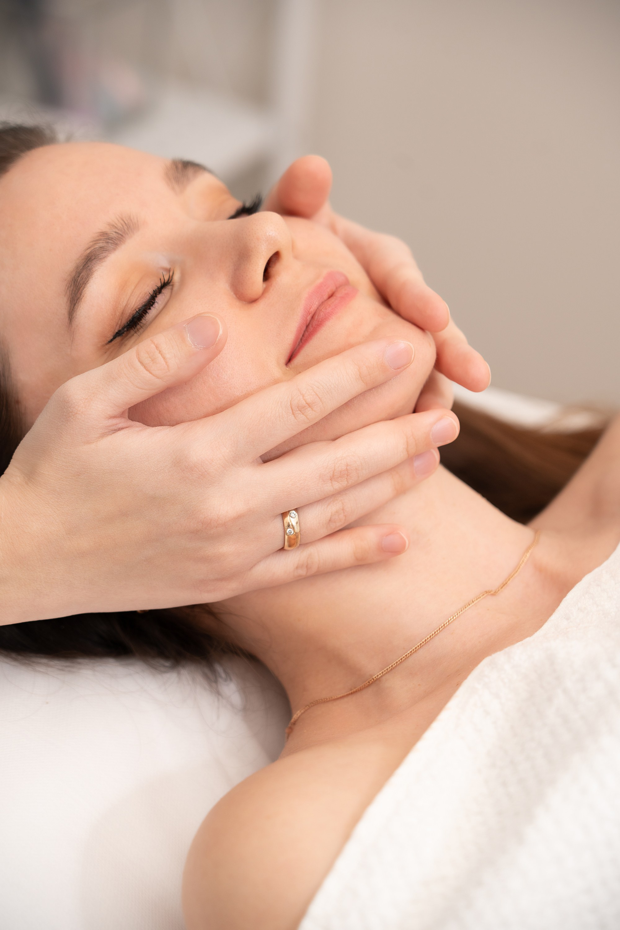 Сontent for the website of a laser hair removal specialist. Portrait and wedding photographer in New York