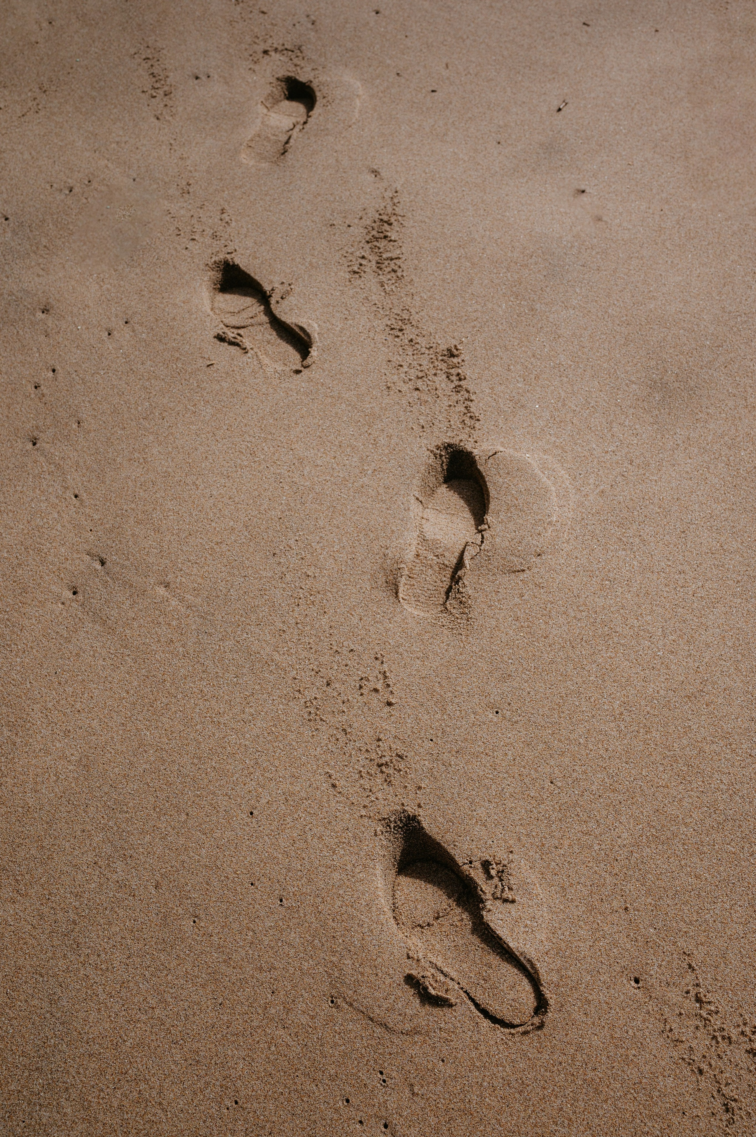 Ședință foto de nuntă pe plaja Adraga – emoție la malul oceanului Atlantic. Valentin Melen - fotograf de nunta 🤍