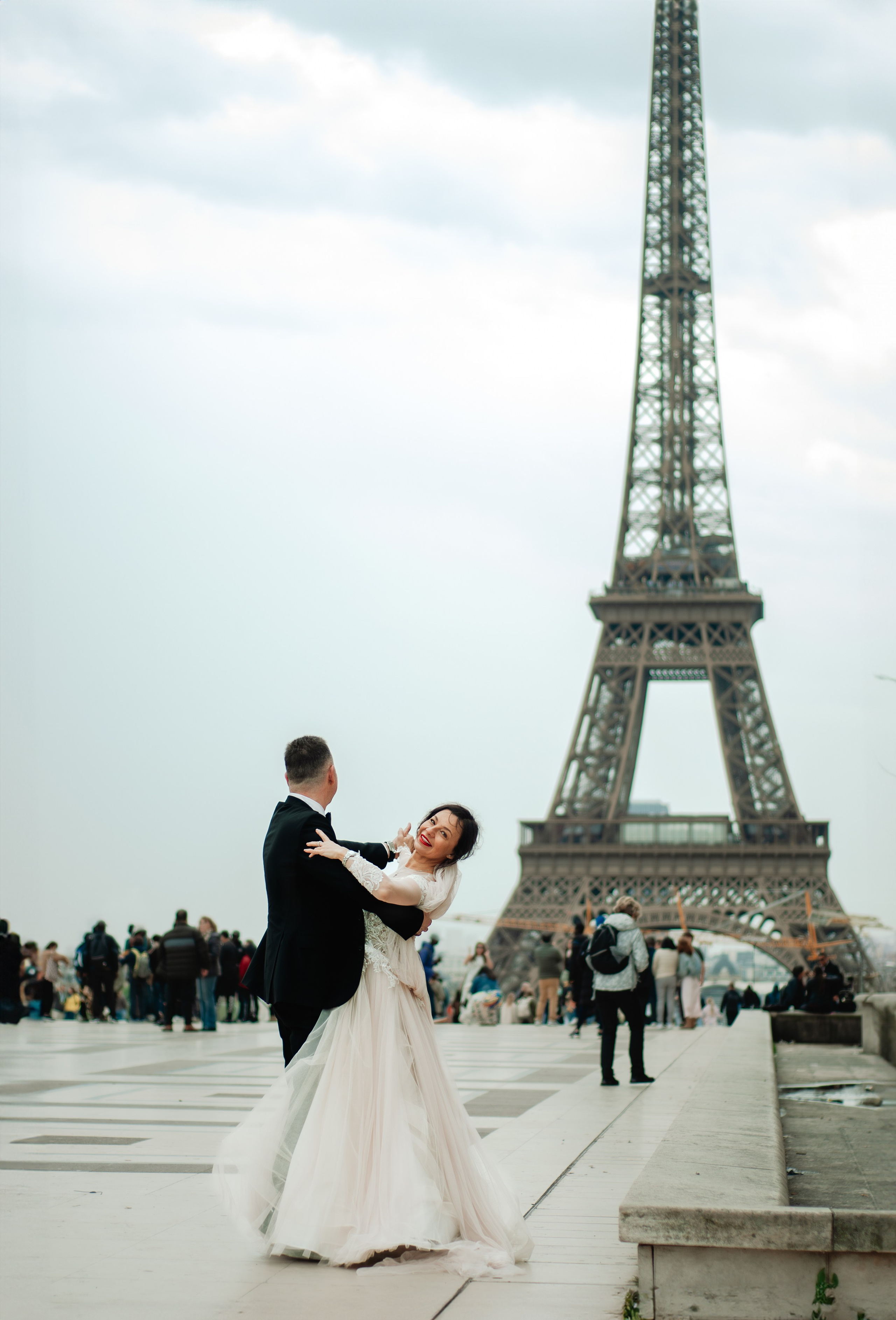 Wedding anniversary photoshoot. Paris photographer — Polina Osipova