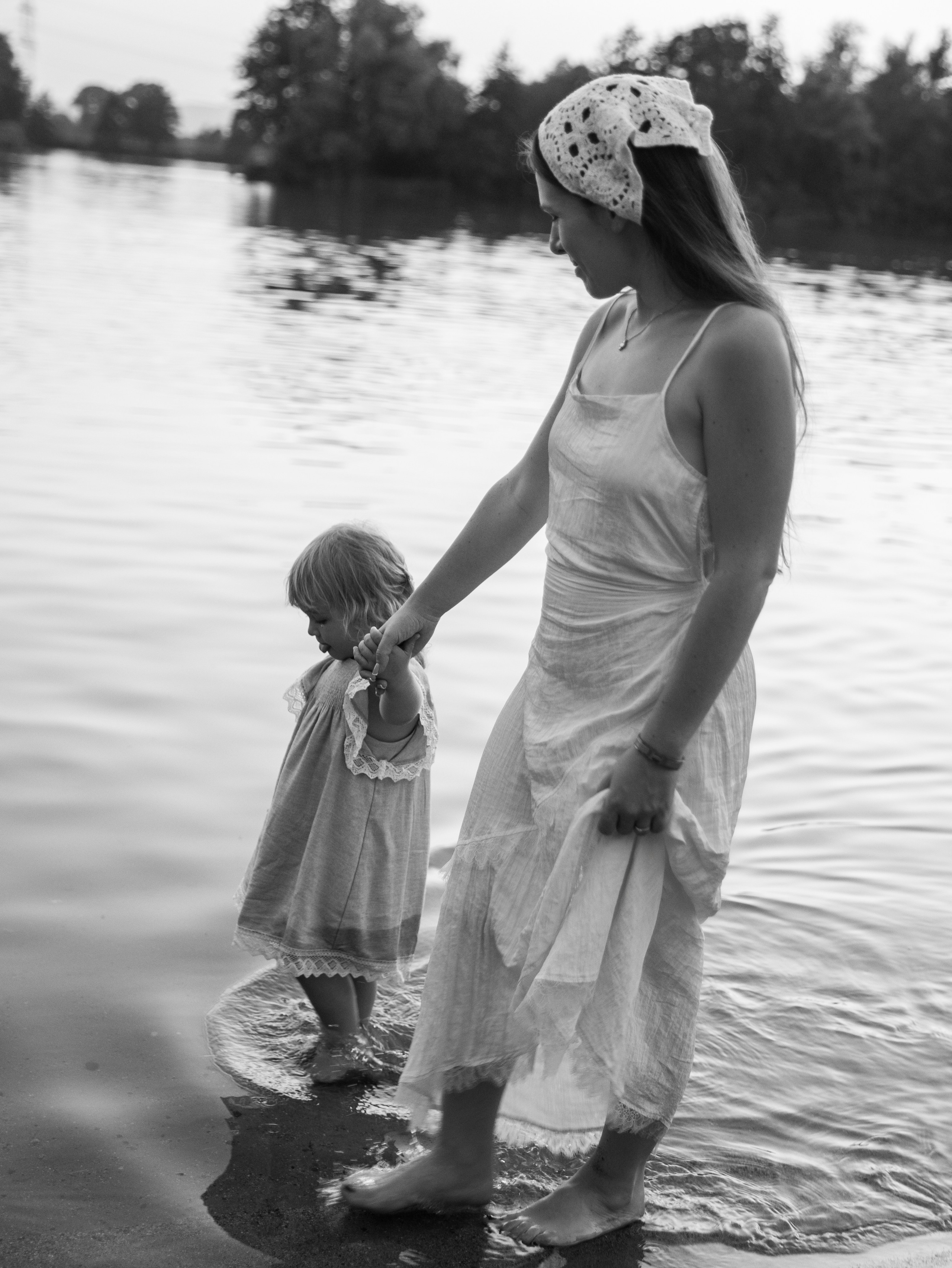 Family (Outdoor). Wedding Photographer