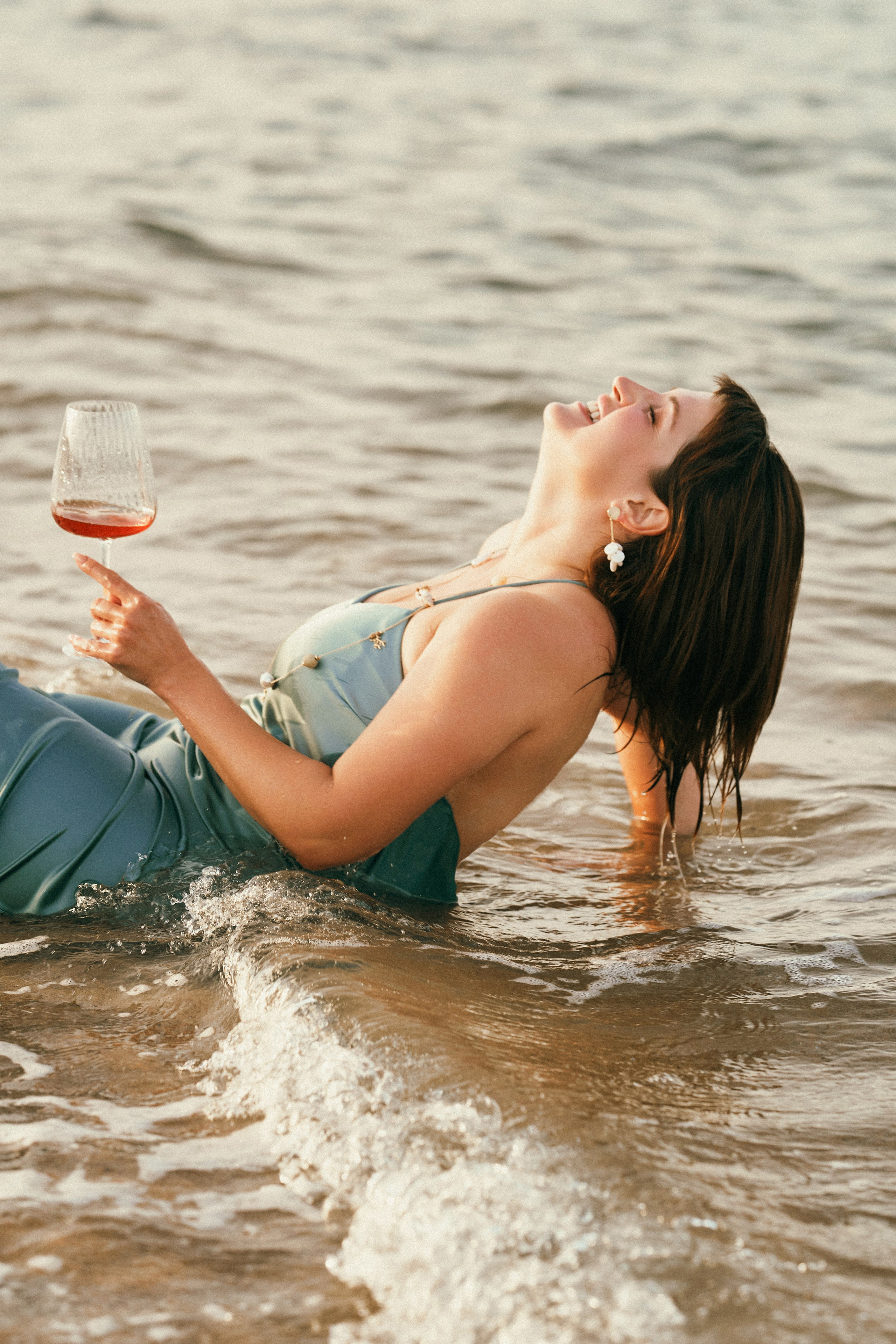 Лариса. Пионы пострадали. Фотограф в Барселоне Жанна Захарченко