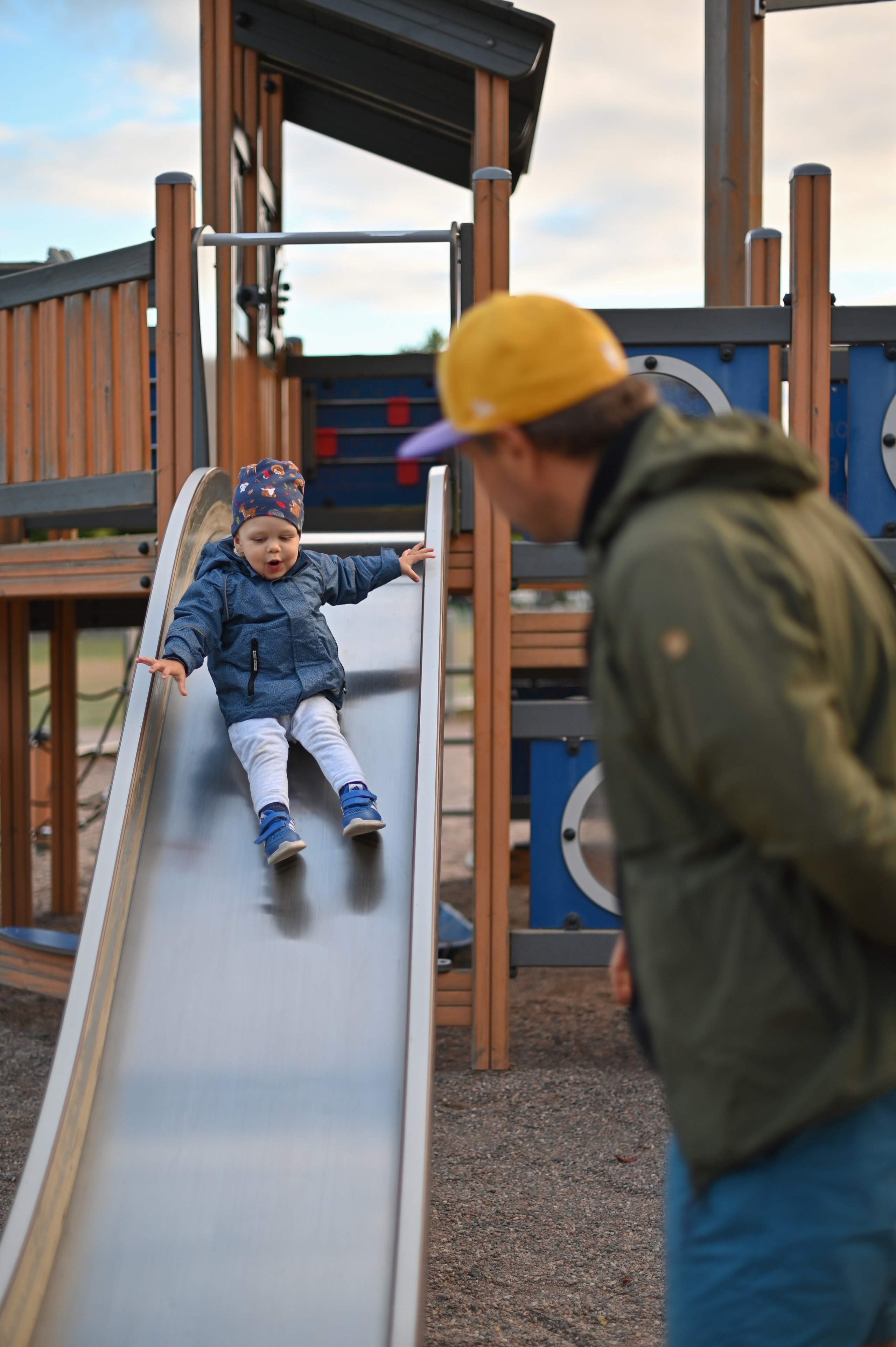 На детской площадке. Детский и семейный фотограф в финляндии дина пулкка. контент фотограф
