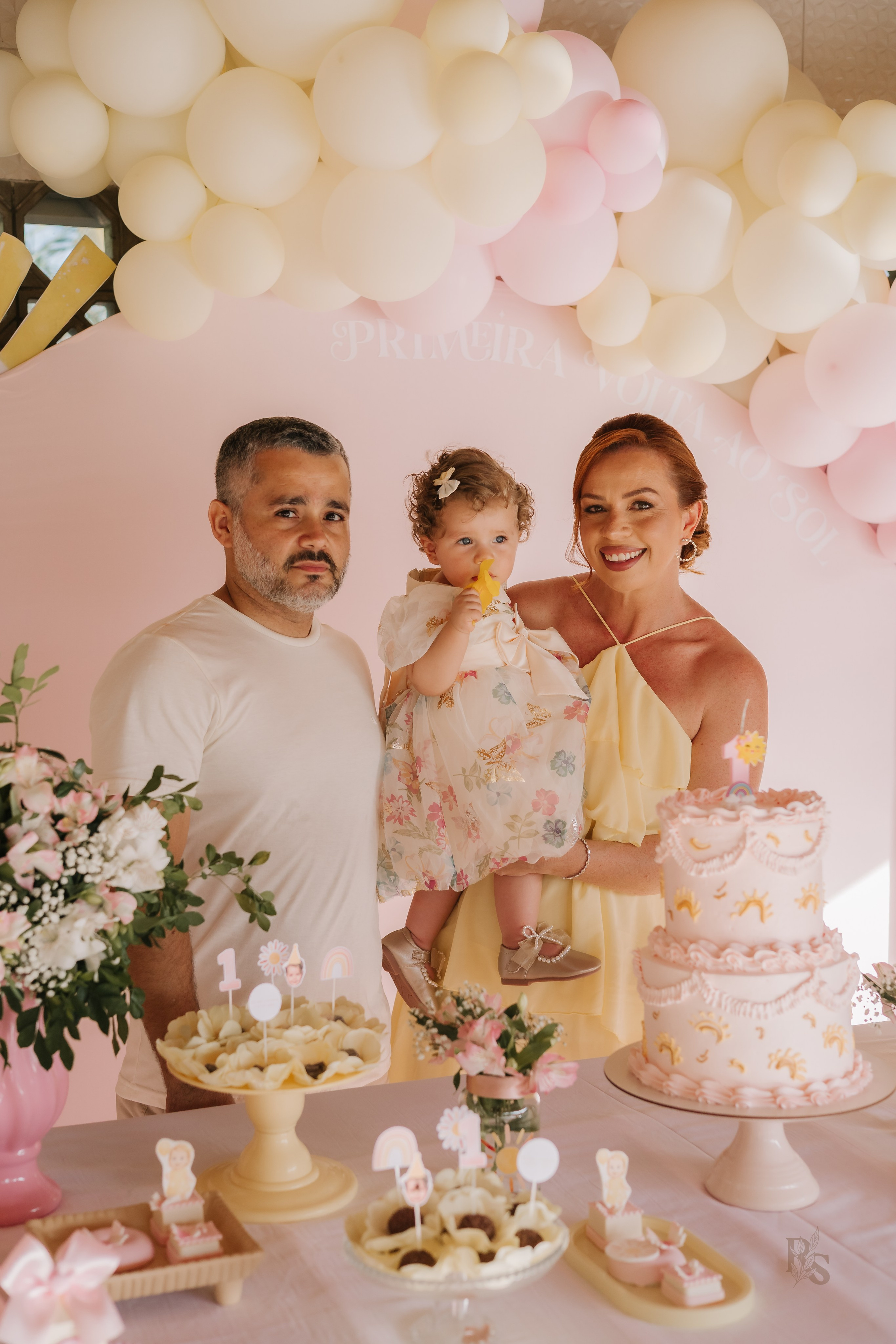 Aurora — 1 ano. Fotógrafo Richard Silvestre — Casamentos na Bahia