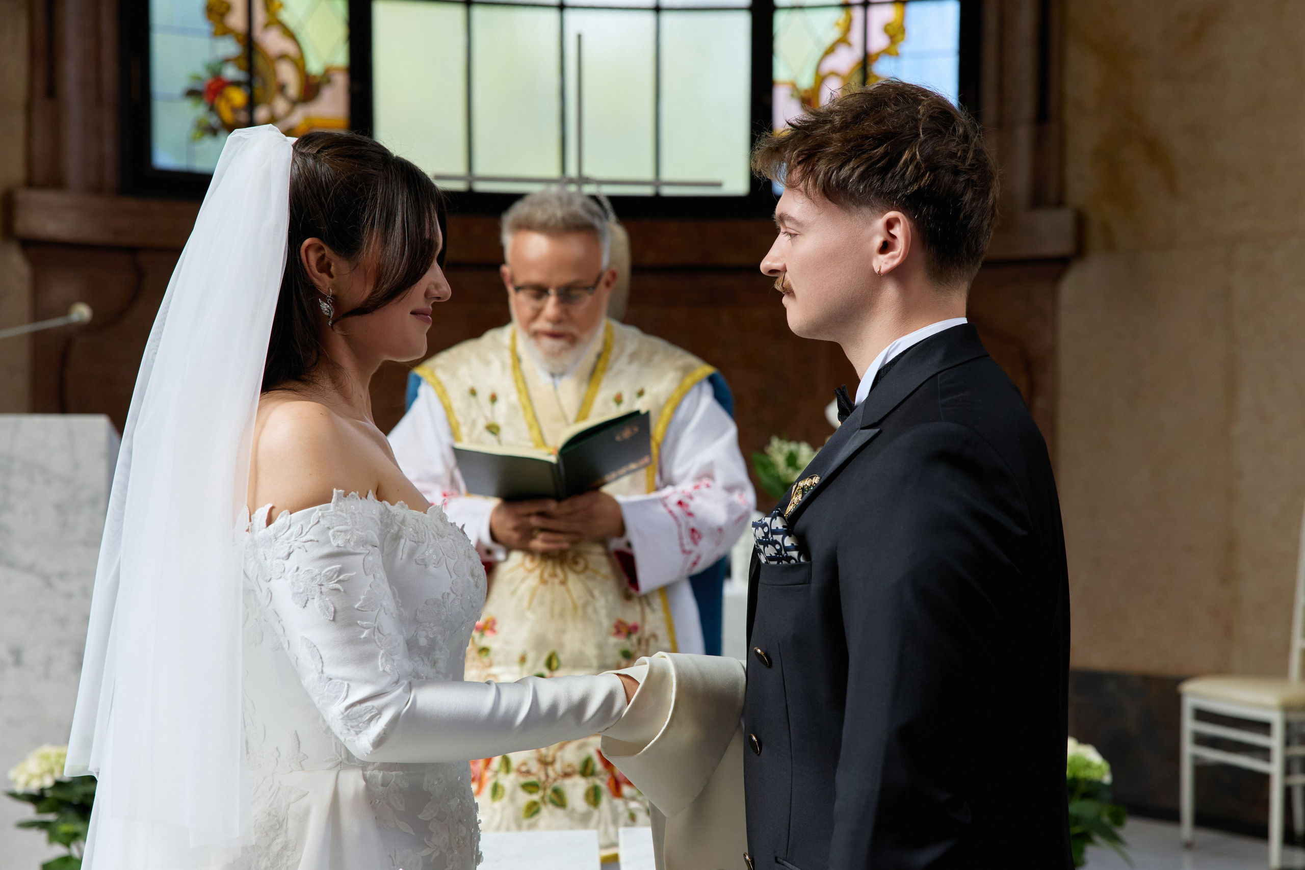 Wiktoria & Kacper. Pałac Goetz. Fotograf ślubny i rodzinny w Krakowie Yana Klymova