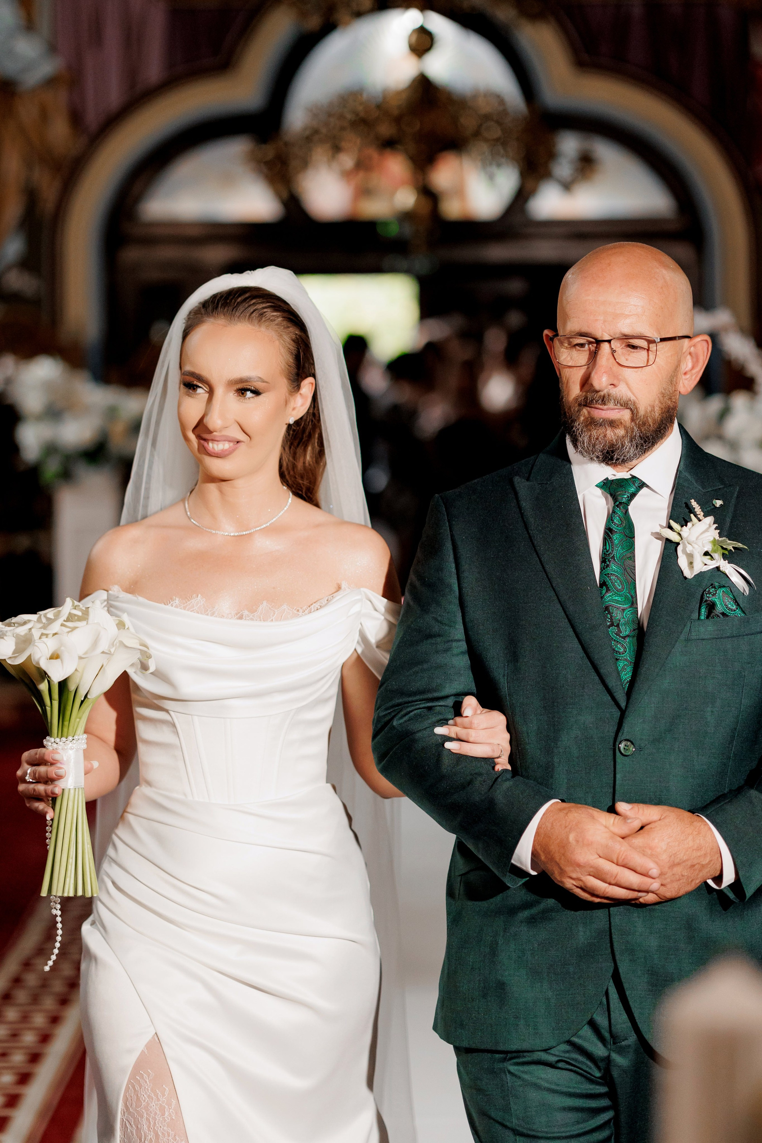 Maria & Vasile. Wedding Photographer, based in Iasi, Romania, but will travel all over the globe to make sure you look amazing in all your wedding photos