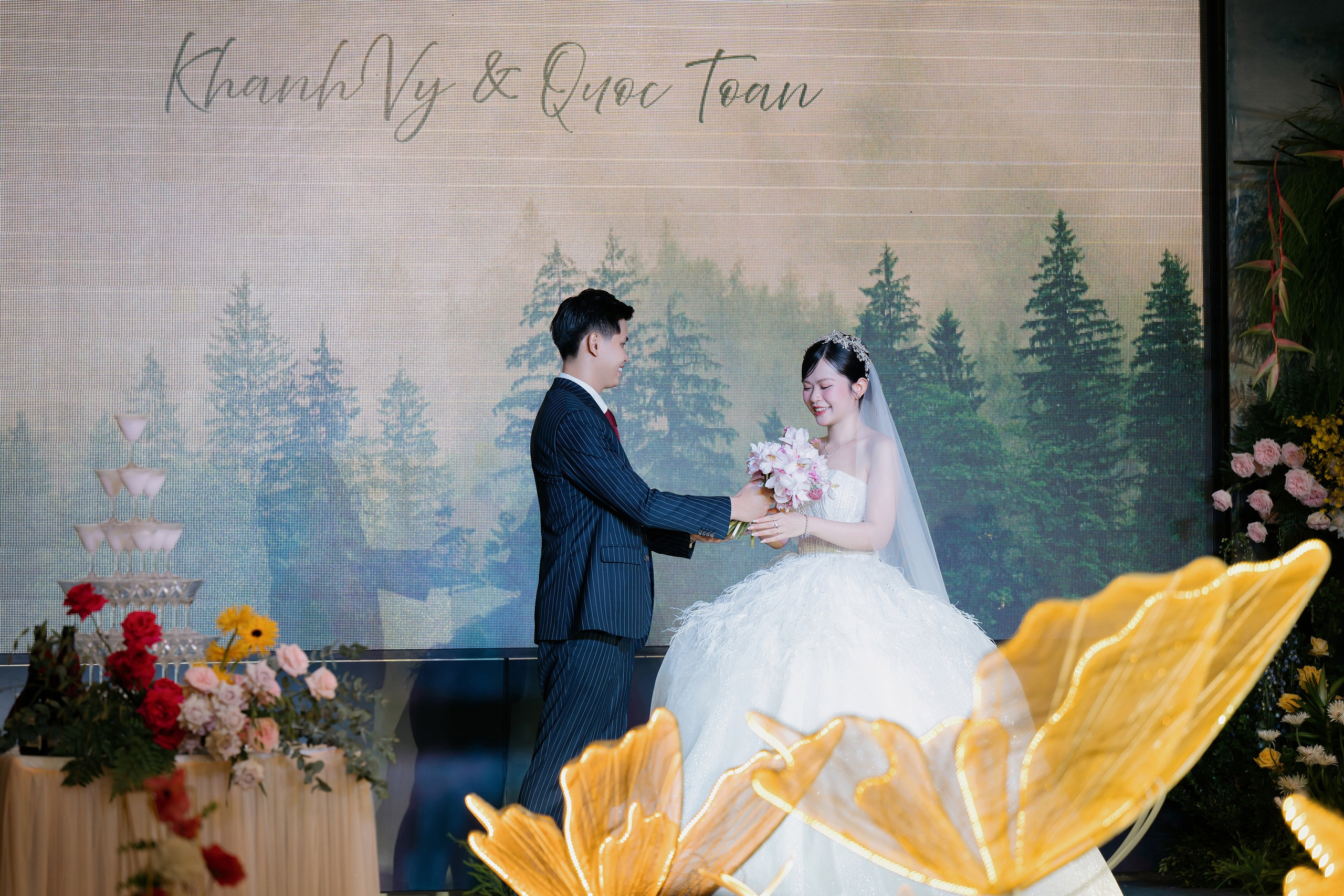TOAN & VY / Wedding Journalism. Saigon Wedding Present | Art Beyond Moments