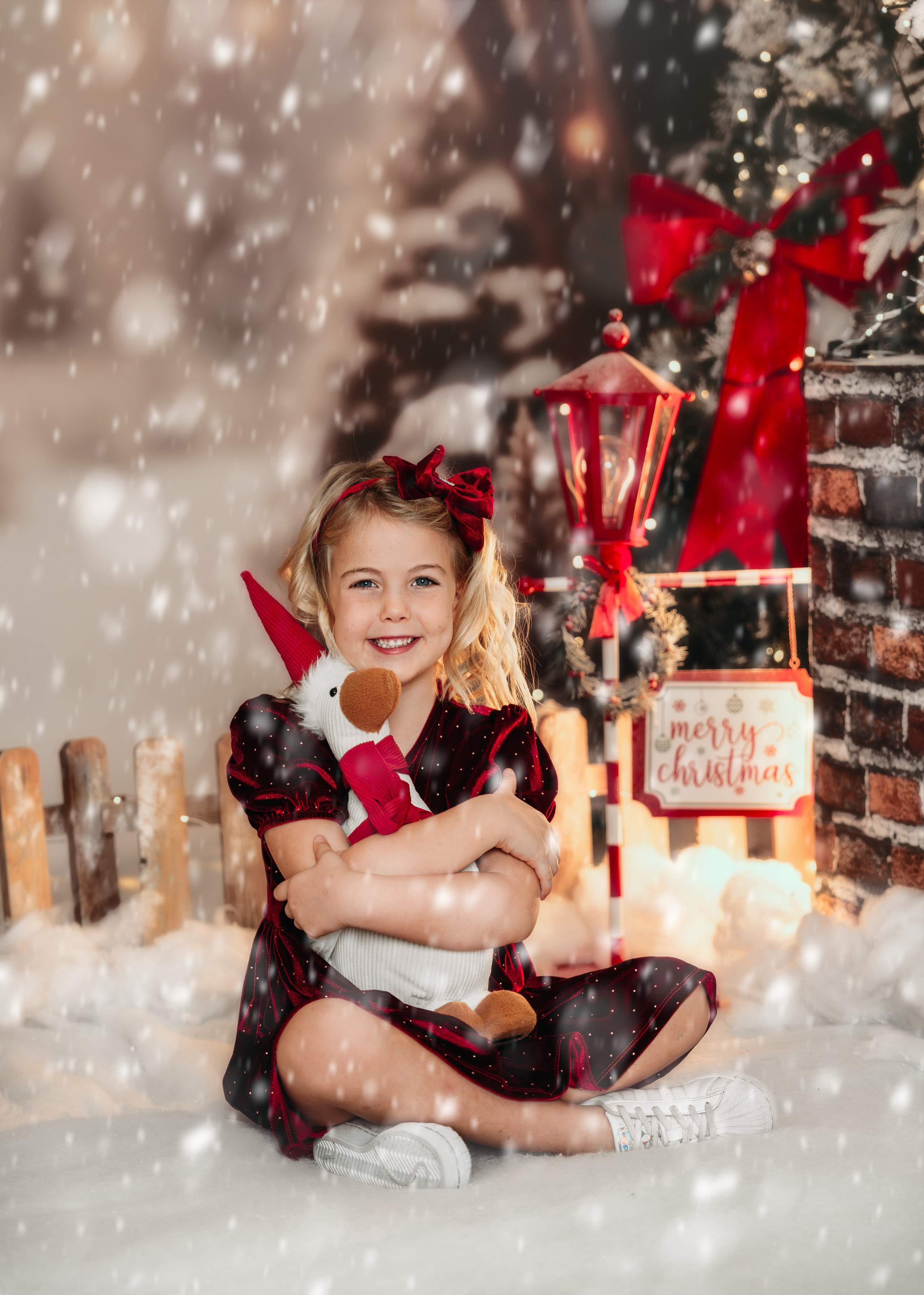 Božićno fotografisanje parova na zimskoj sceni sa veštačkim snegom, Novi Beograd.