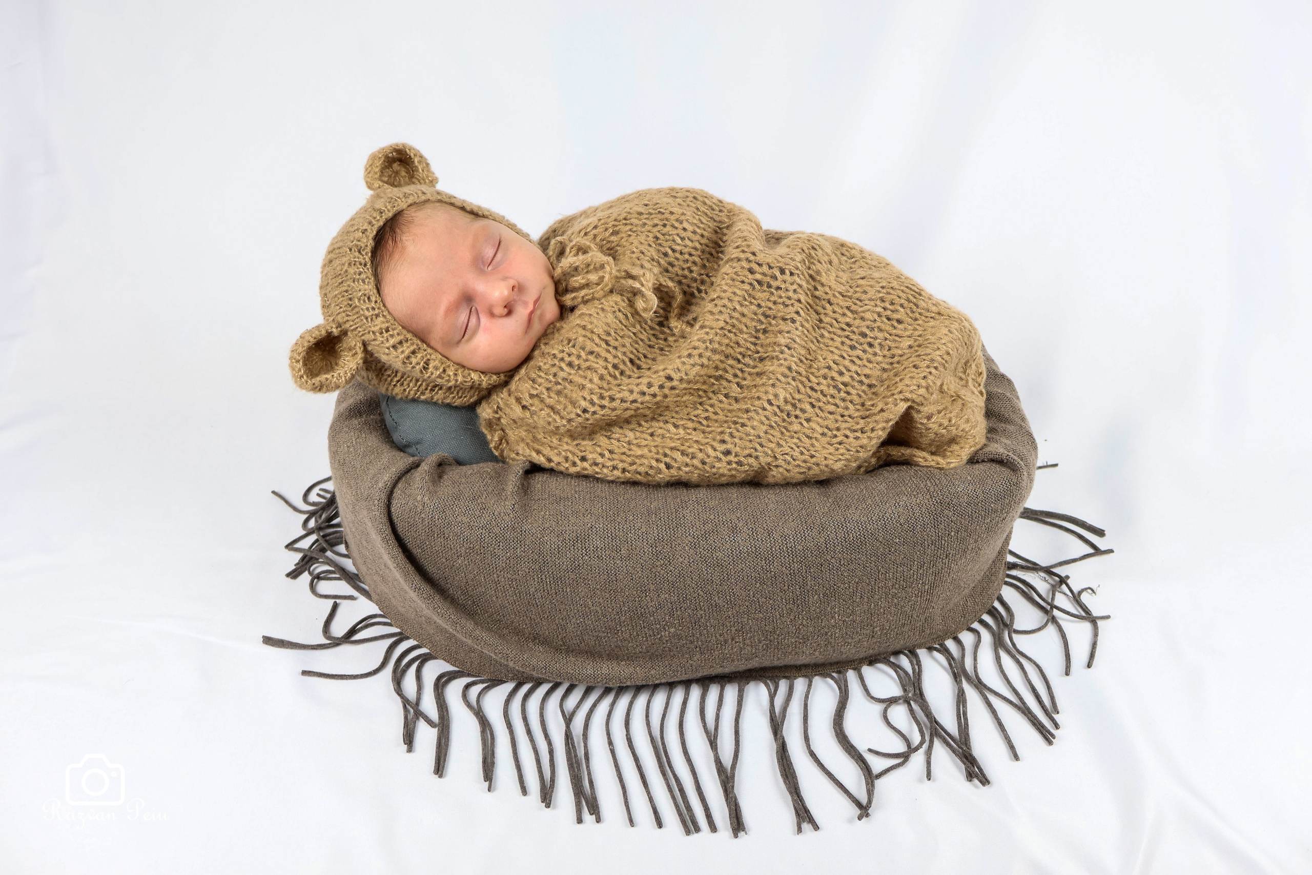 Evolutia unui bebe in fiecare luna. Razvan Peiu Photography, dincolo de fotografie!