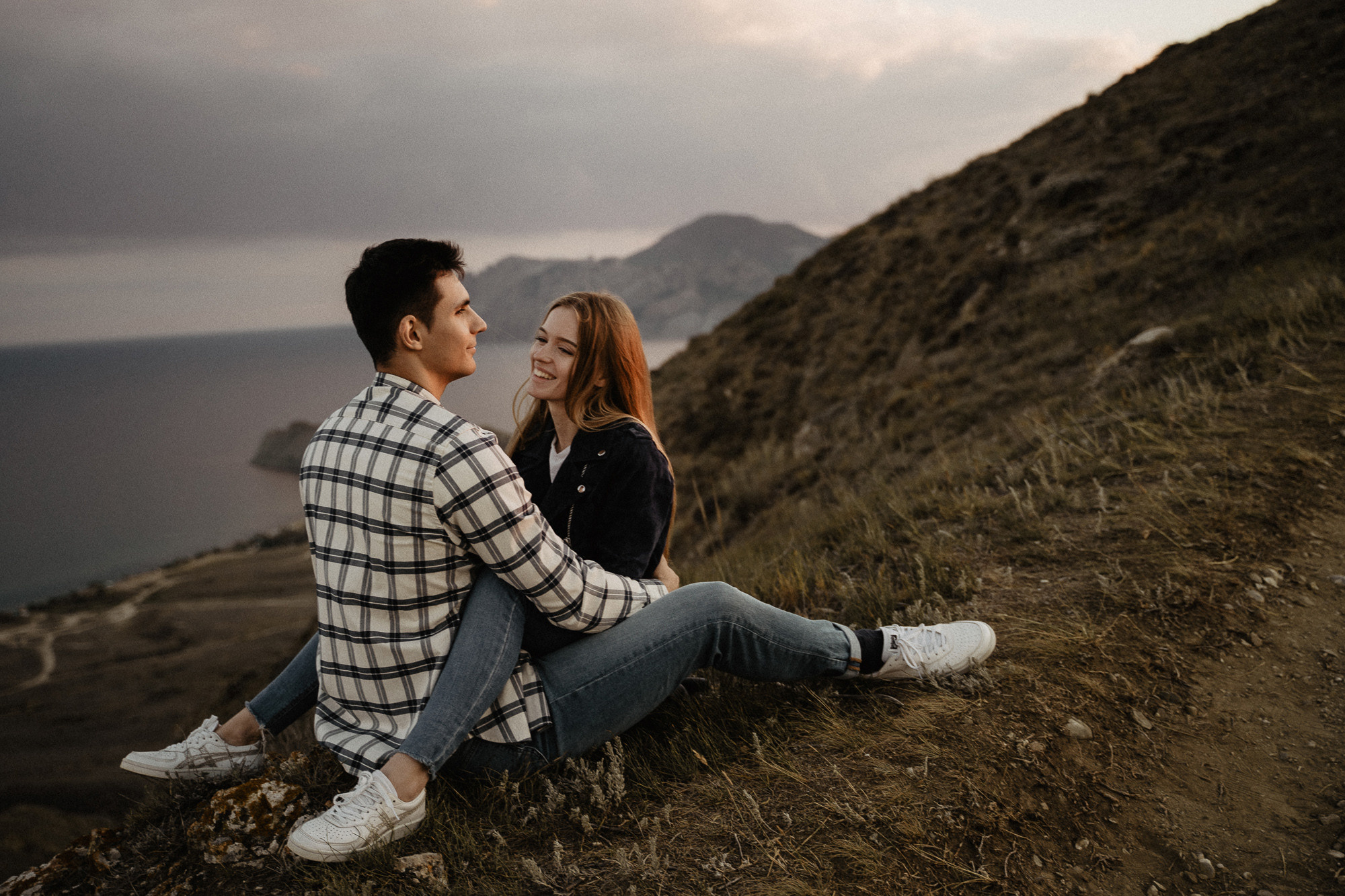 Фотосессия Love story у моря. Крым, Коктебель. Свадебный и семейный фотограф Алексей Попов. Штутгарт, Германия