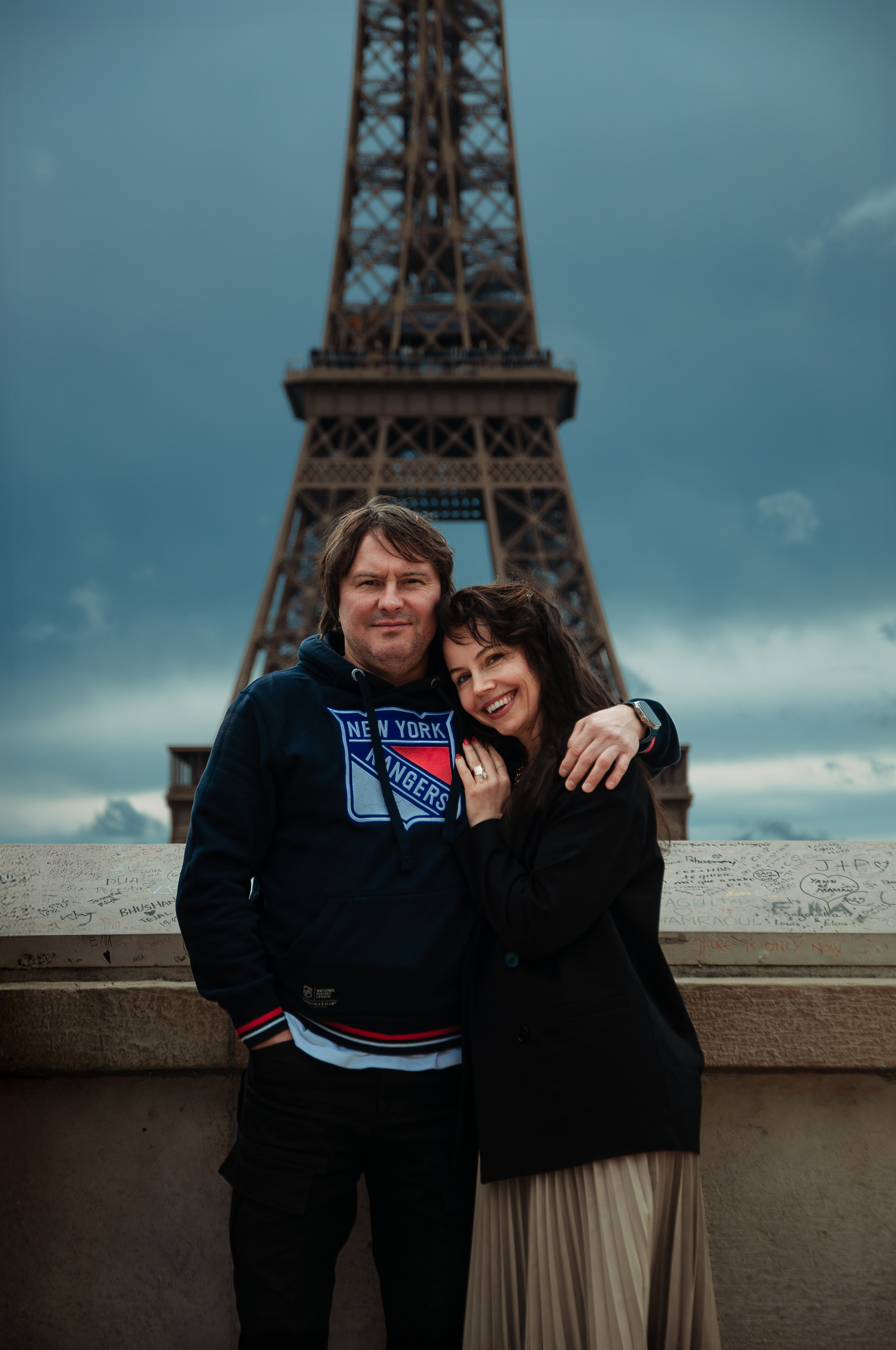 Eiffel Tower Family Photoshoot. Paris photographer — Polina Osipova