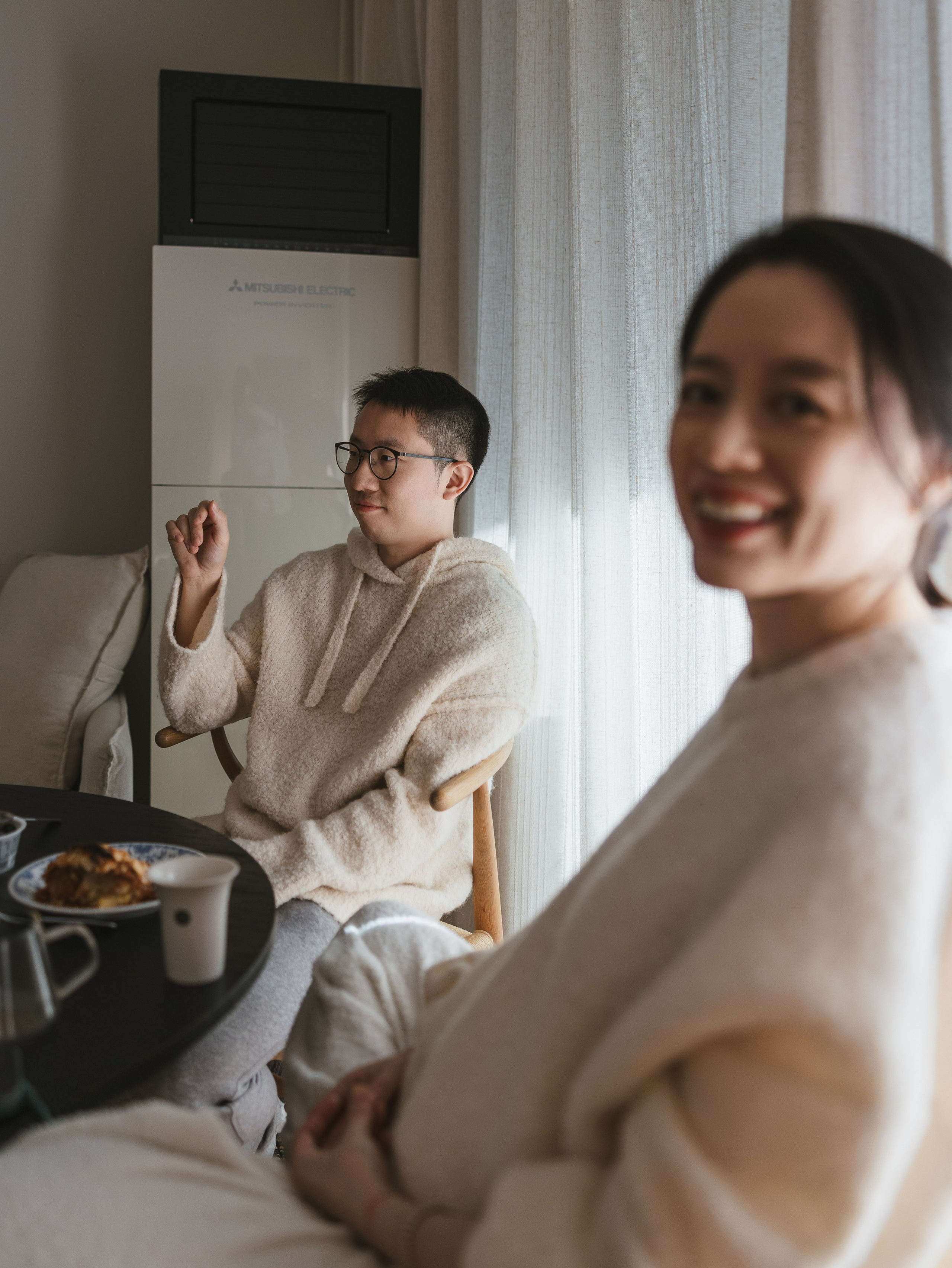 Candid photos of couple’s daily life. Shanghai Family Photographer Dora