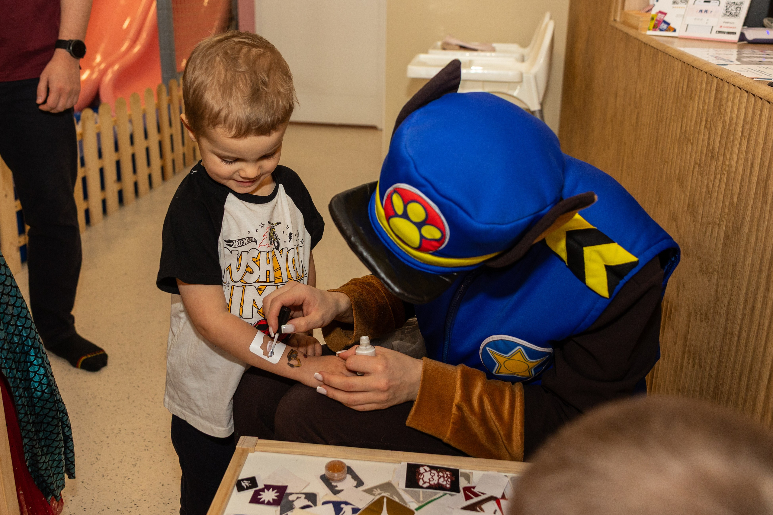 День рождения Артёма 24 января 2026 года. Семейный и детский фотограф в Варшаве Мила Бобровская