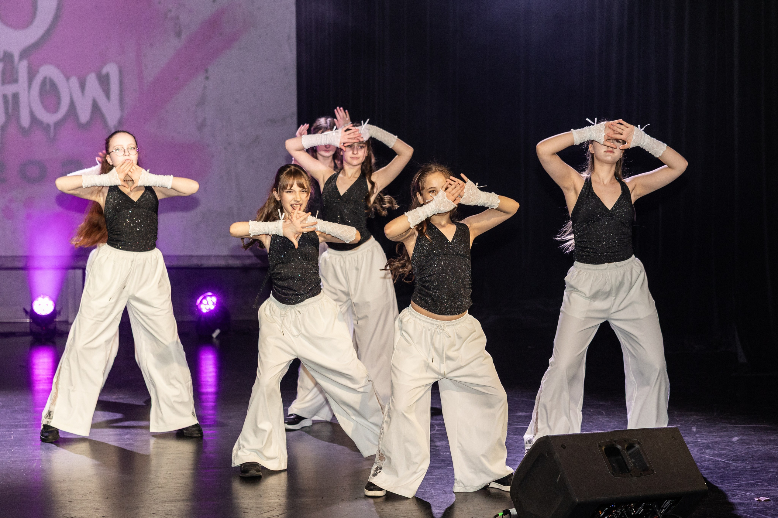 LEO DANCE SHOW WINTER 2025. Семейный и детский фотограф в Варшаве Мила Бобровская