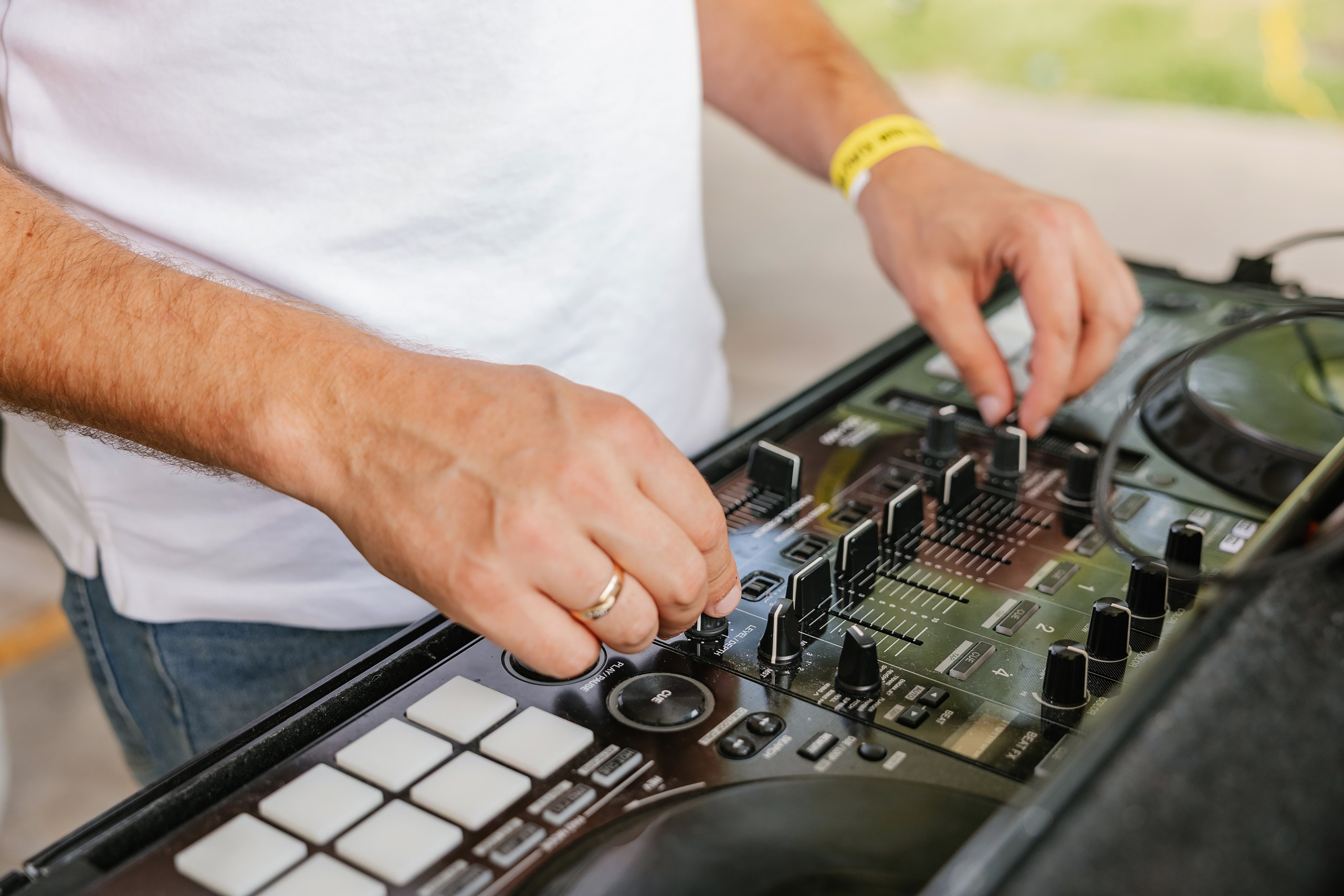 OCMC 09.13.2025. Wedding family event photographer in Chicago Nick Yushevich