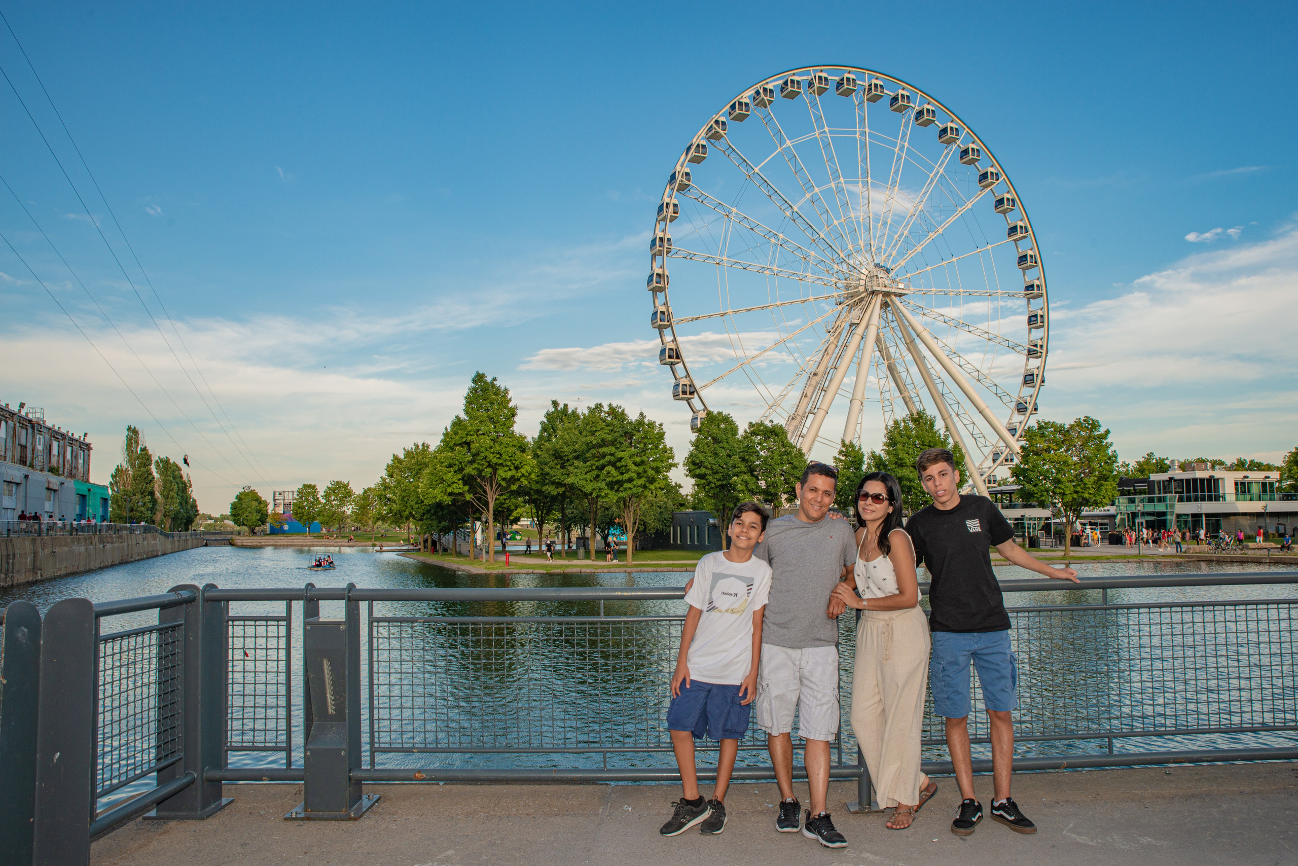Andressa’s Family (Montreal QC). Carlos Lima Photography — Photographer in Calgary