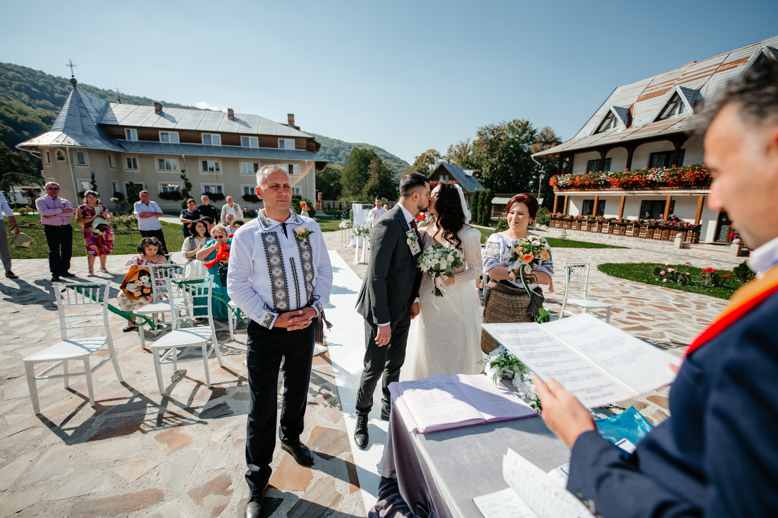 Elena & Ionut. Fotograf si Videograf | Nuntă-Botez