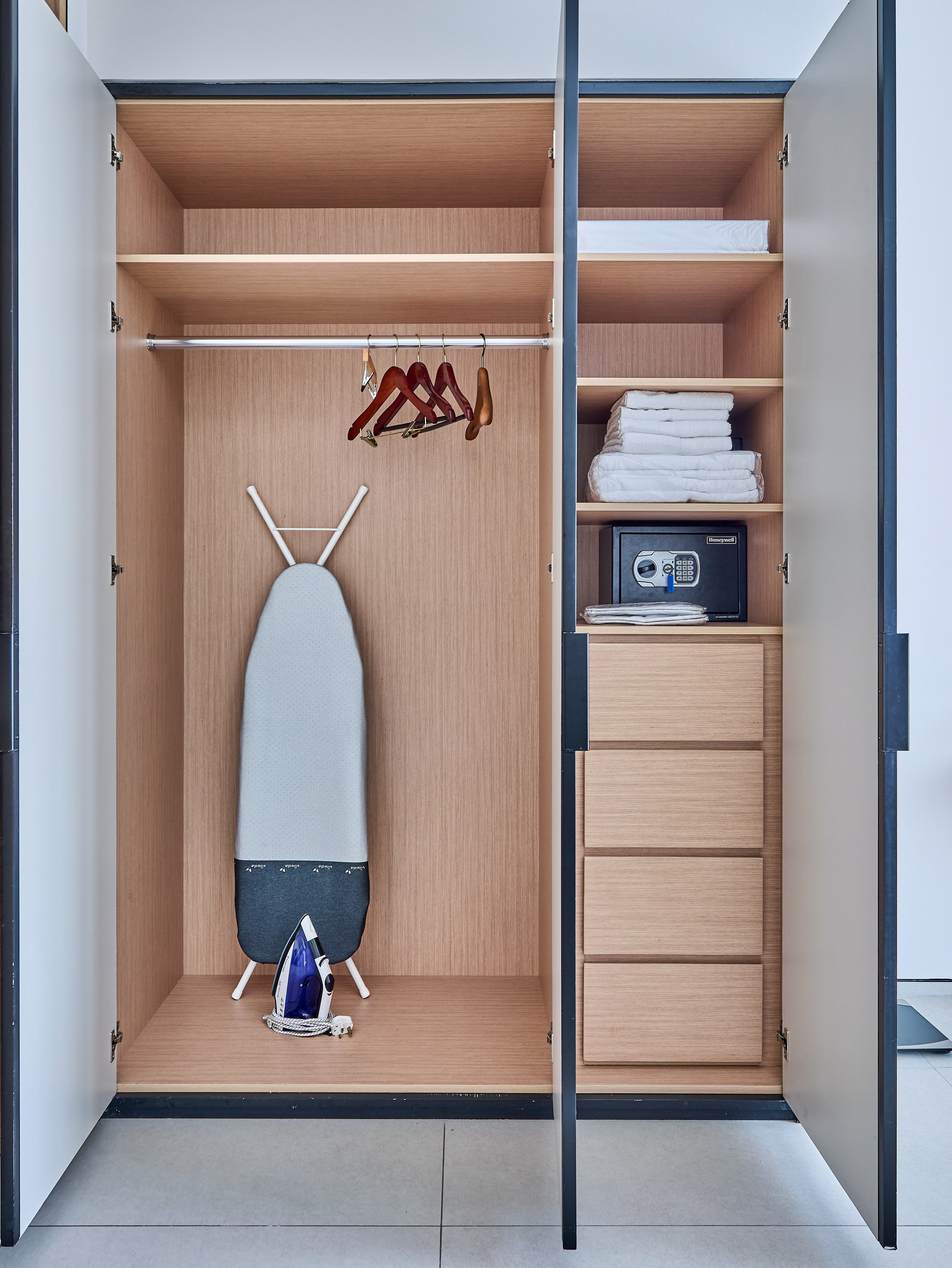 Address JBR. Hotel Photographer in Dubai — Interiors & Commercial by Oleg Novikov