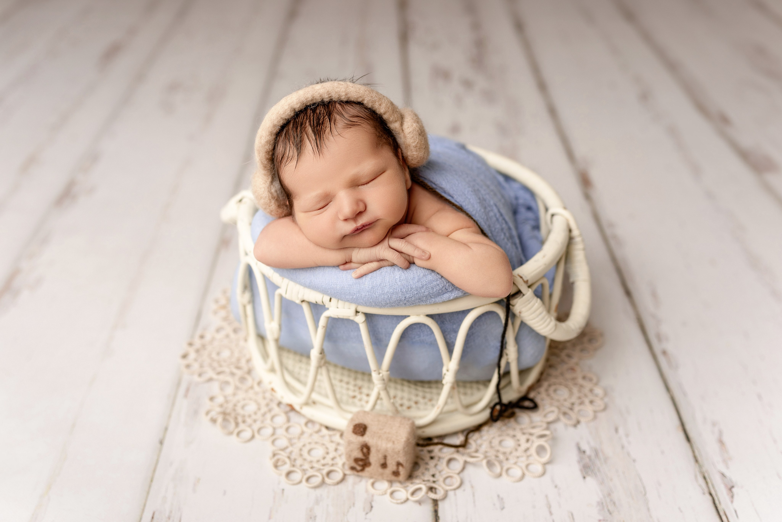 Esu Aleksandra naujagimių ir kudikių fotografė iš Vilniaus