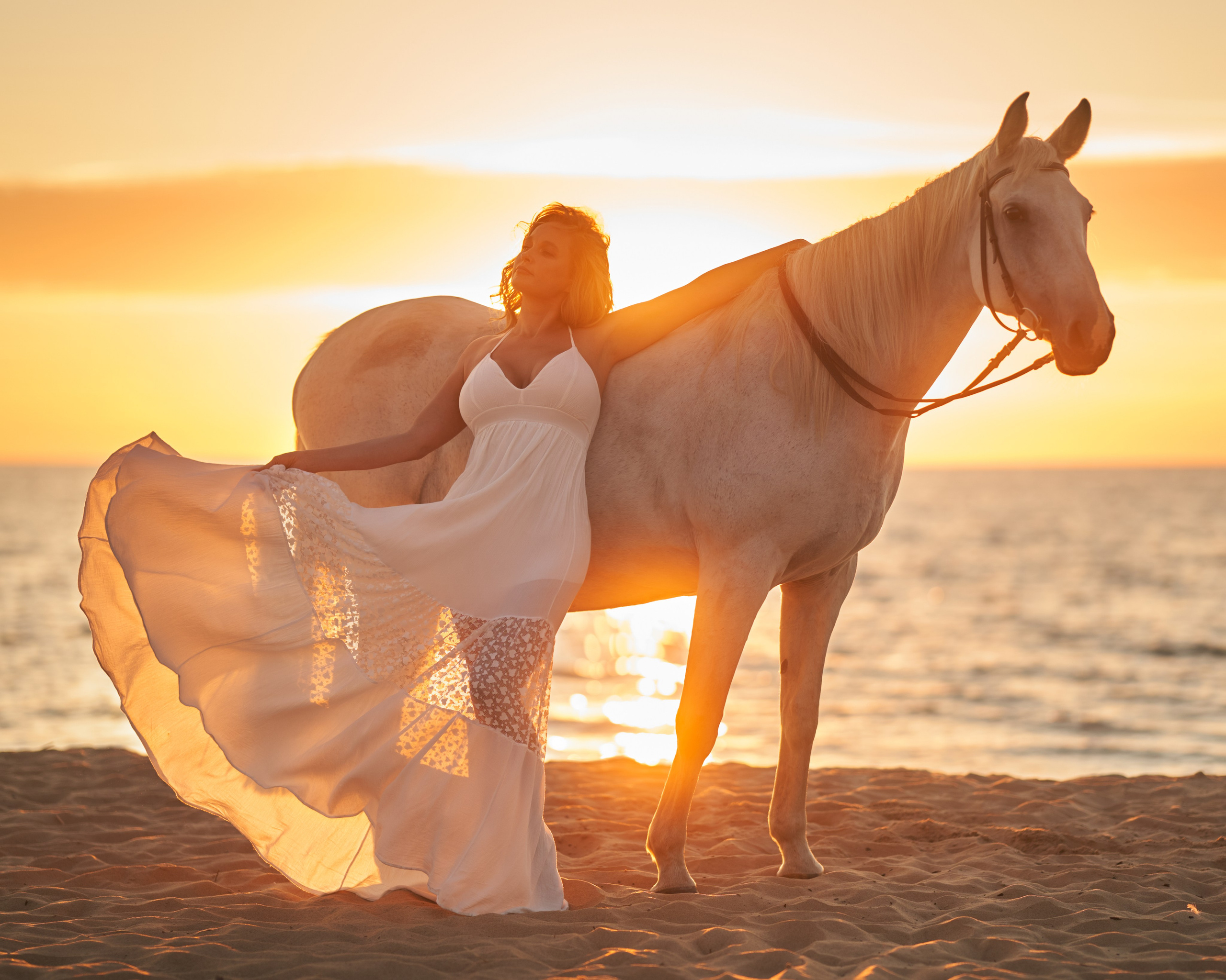 With Horses. Youdusha.com