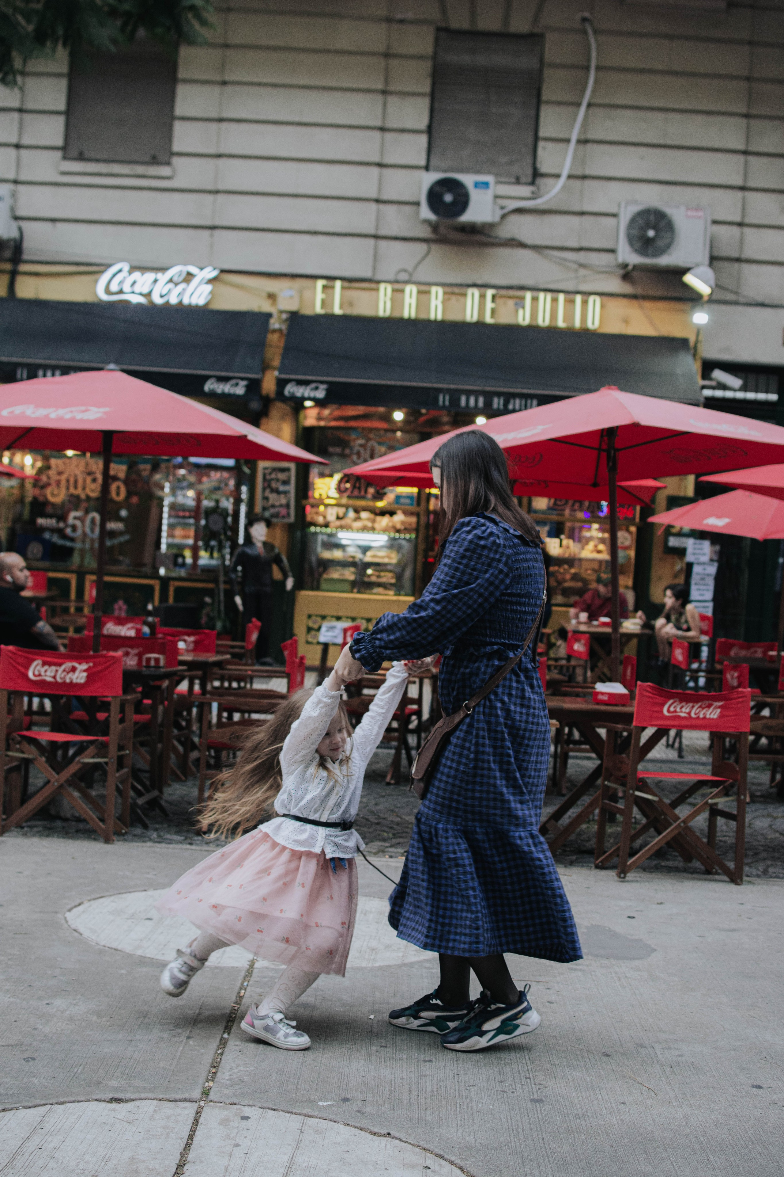 Photographer’s fam. Photographer @elmirkami in the city of Buenos Aires