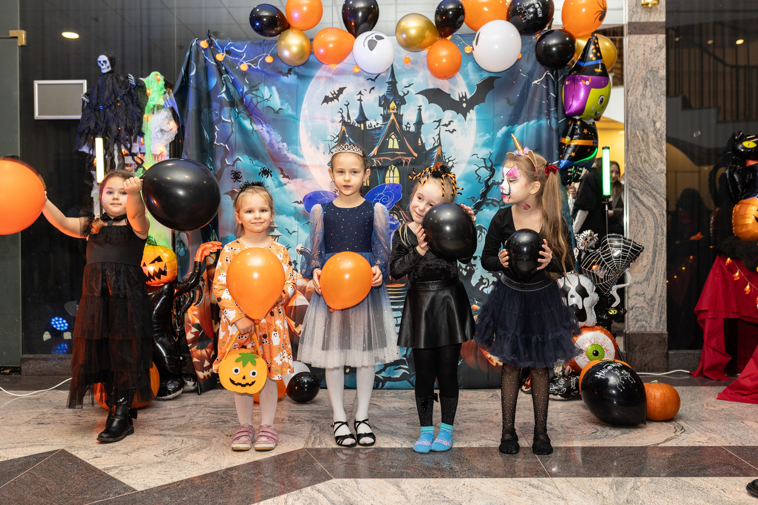 Leo dance studio Helloween 2025. Семейный и детский фотограф в Варшаве Мила Бобровская