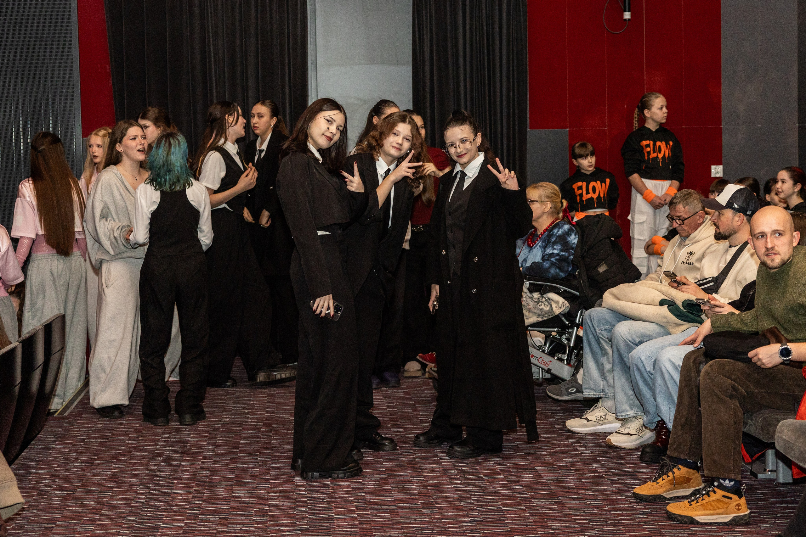 LEO DANCE SHOW WINTER 2025. Семейный и детский фотограф в Варшаве Мила Бобровская